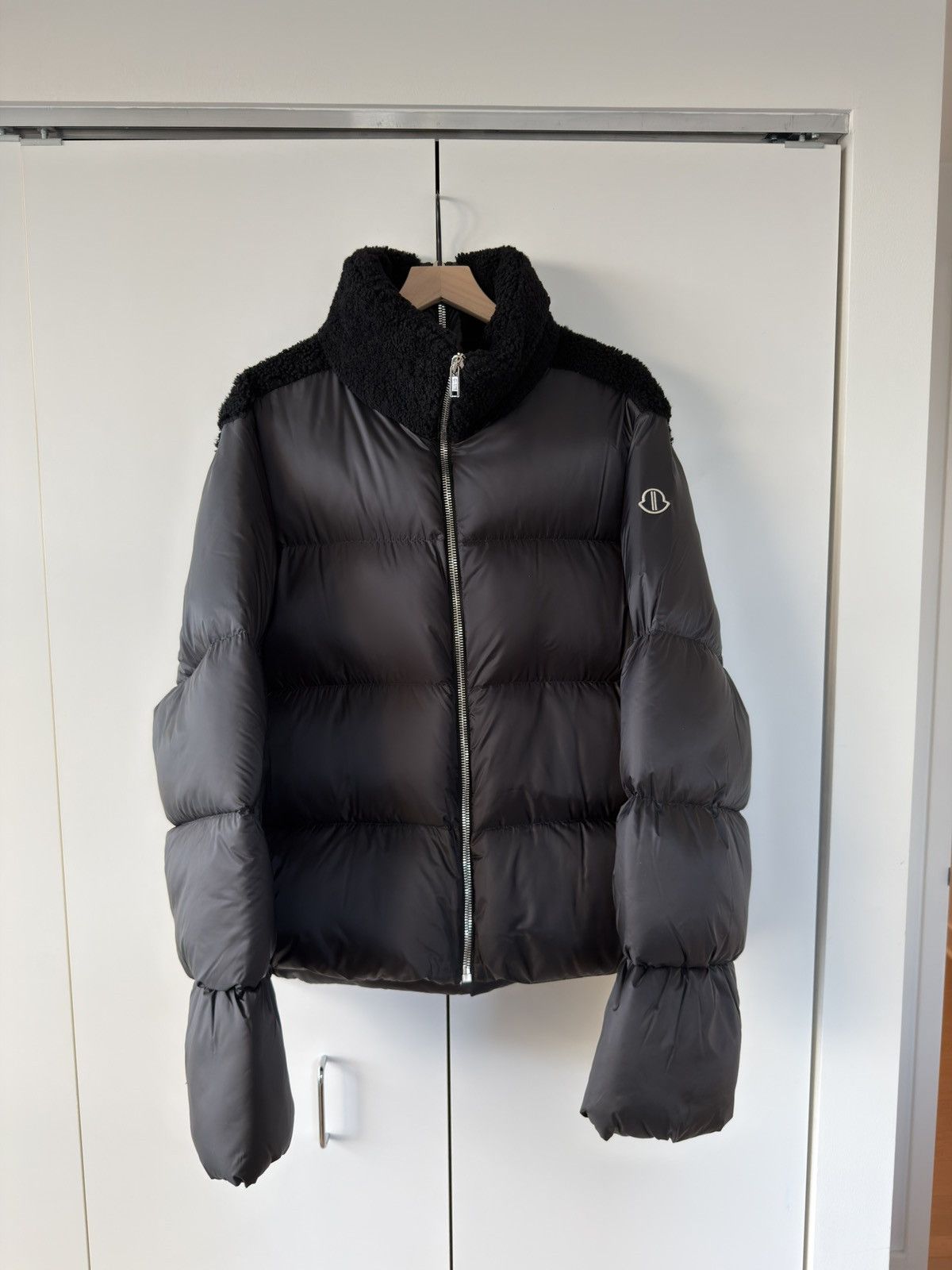 Moncler × Rick Owens Cyclopic Genuine Shearling Trim Down Puffer Jacket Black 4 Size US XL / EU 56 / 4 - 1 Thumbnail