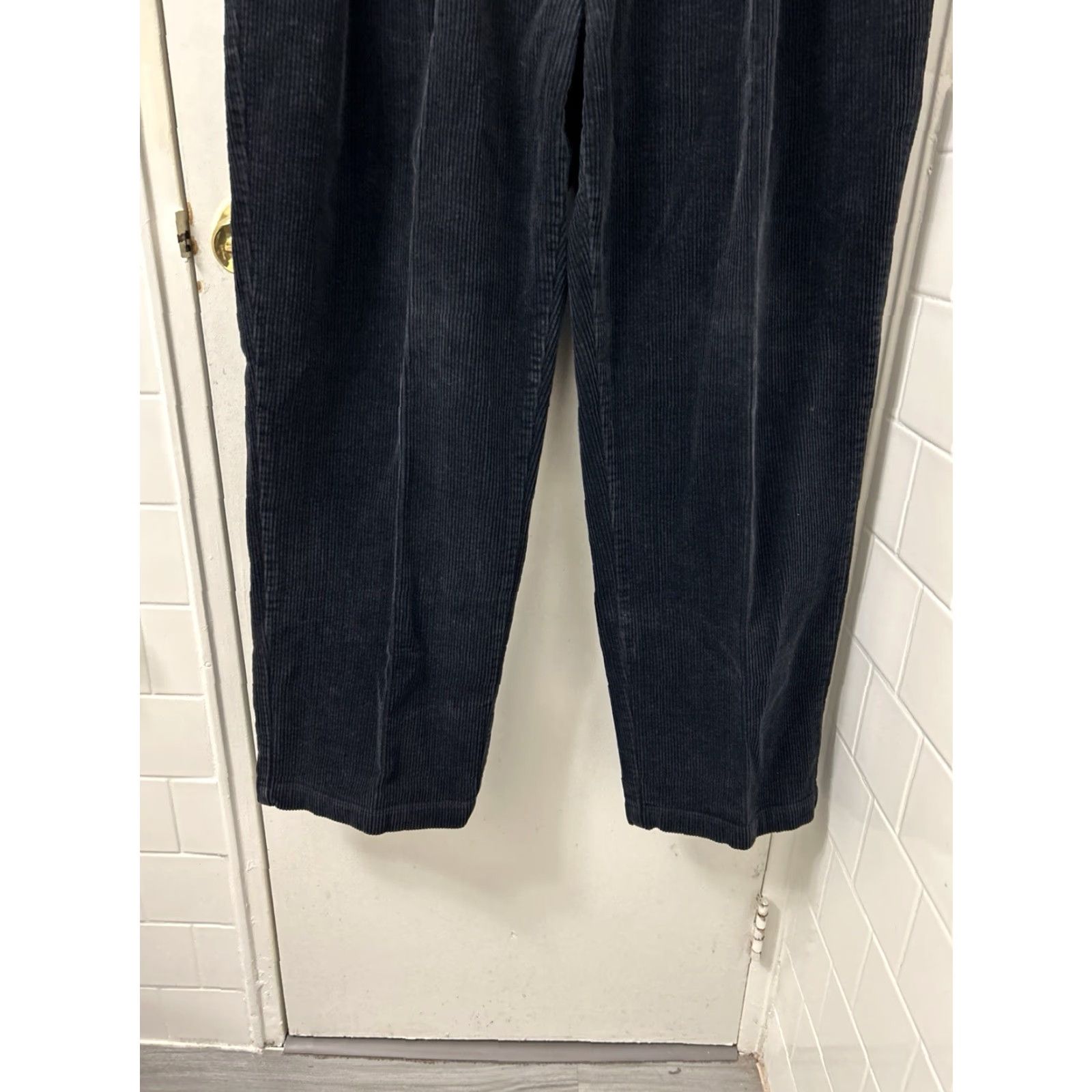 Polo Ralph Lauren VTG Polo Ralph Lauren Andrew Corduroy Pants Mens 40x30 Navy Pleated Trousers Size US L / EU 52-54 / 3 - 3 Thumbnail
