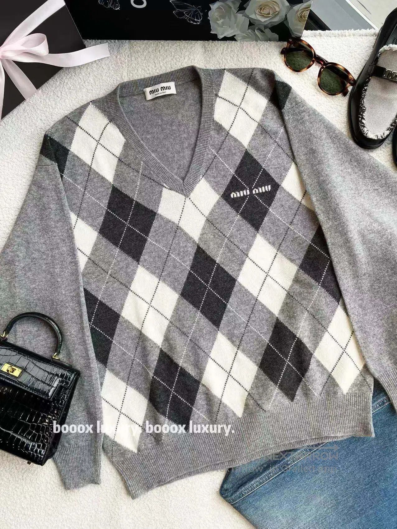 Miu Miu Miu Miu 23SS grey rhombus cashmere sweater| Size XXS / US 00 / IT 34 - 1 Thumbnail