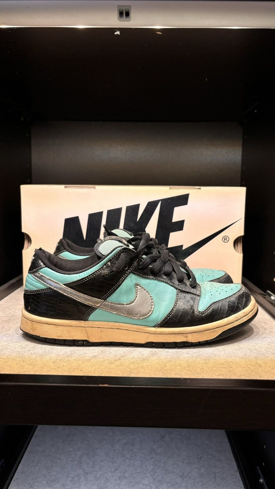 Nike × Tiffany & Co. SB Dunk Tiffany Size US 8.5 / EU 41-42 - 2 Thumbnail