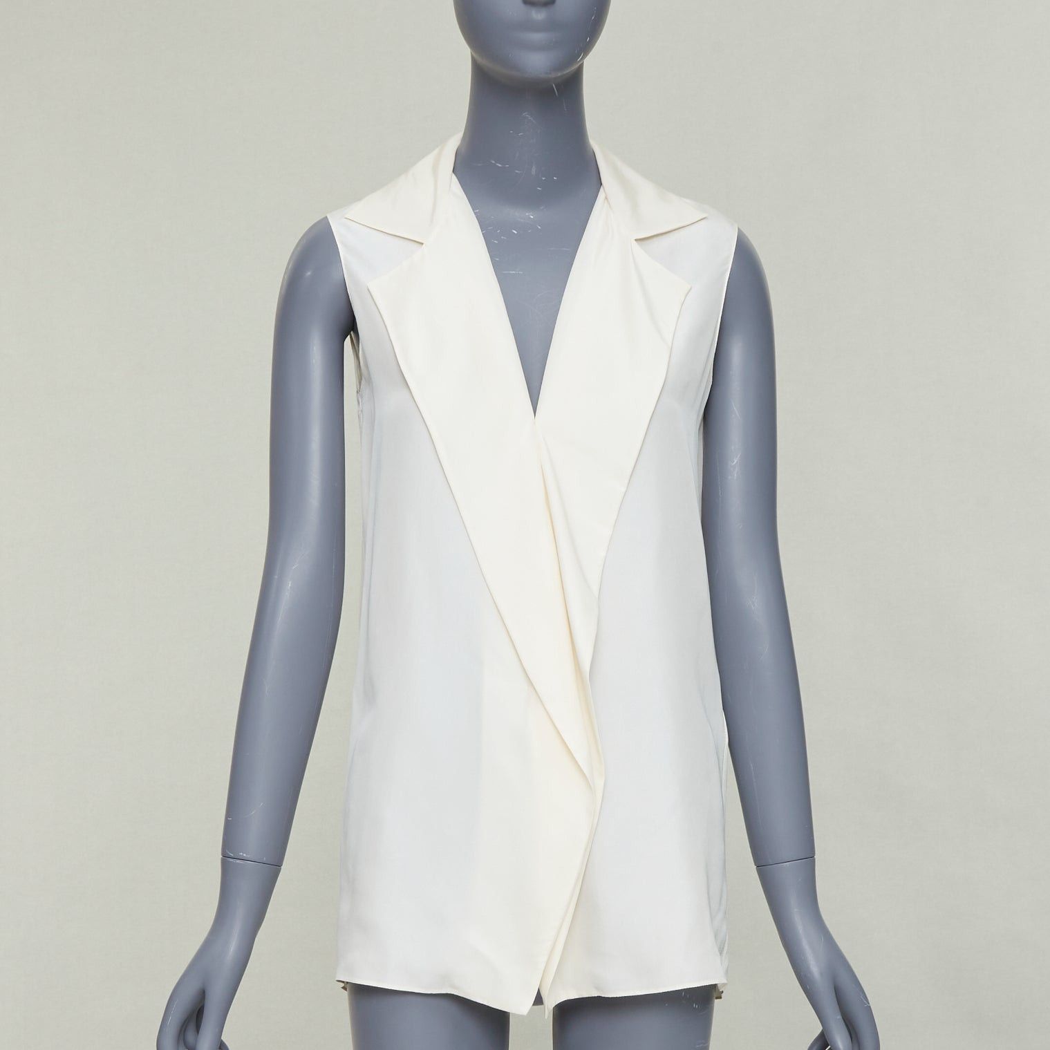 Lanvin LANVIN 2015 cream silk wide lapel plunge neck sleeveless blouse top FR34 XS Size XS / US 0-2 / IT 36-38 - 1 Thumbnail