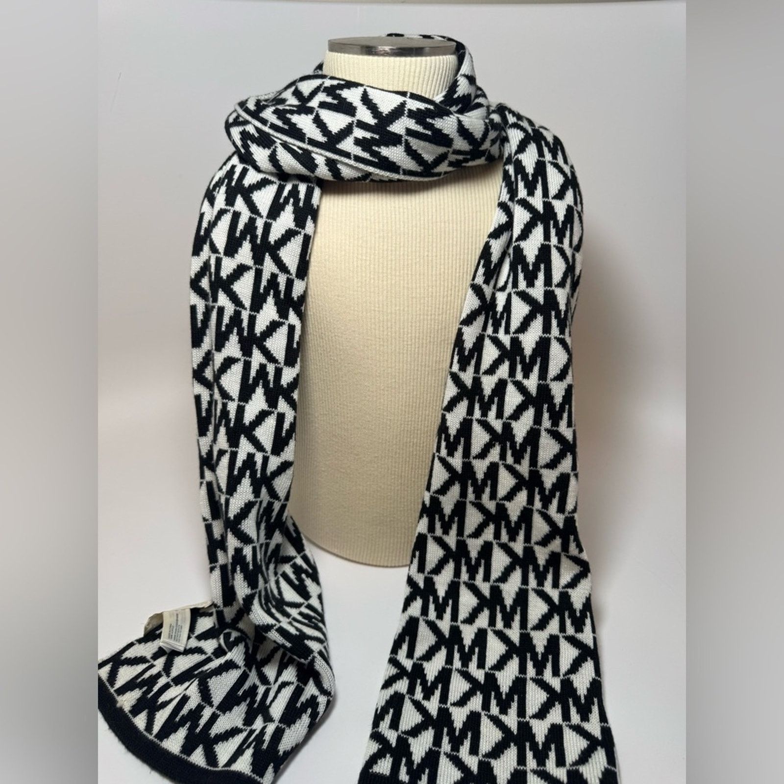 Michael Kors Michael Kors Scarf Black & White Monogram Winter Accessory Size ONE SIZE - 1 Thumbnail