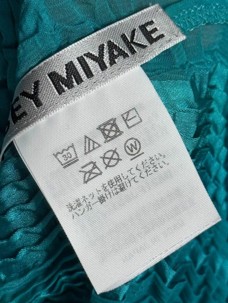 Issey Miyake Issey Miyake size:2 Blue round-neck checkered T-shirt Size S / US 4 / IT 40 - 3 Thumbnail