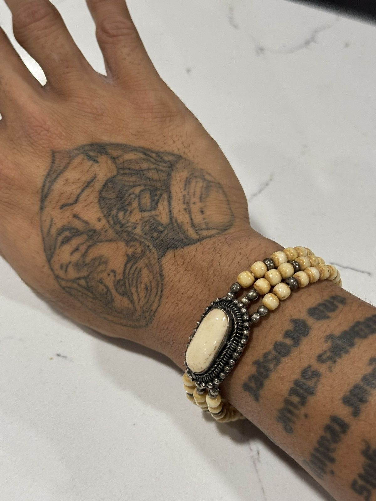 Jewelry Vintage bone beads and silver tone metal bracelet Size ONE SIZE - 11 Thumbnail