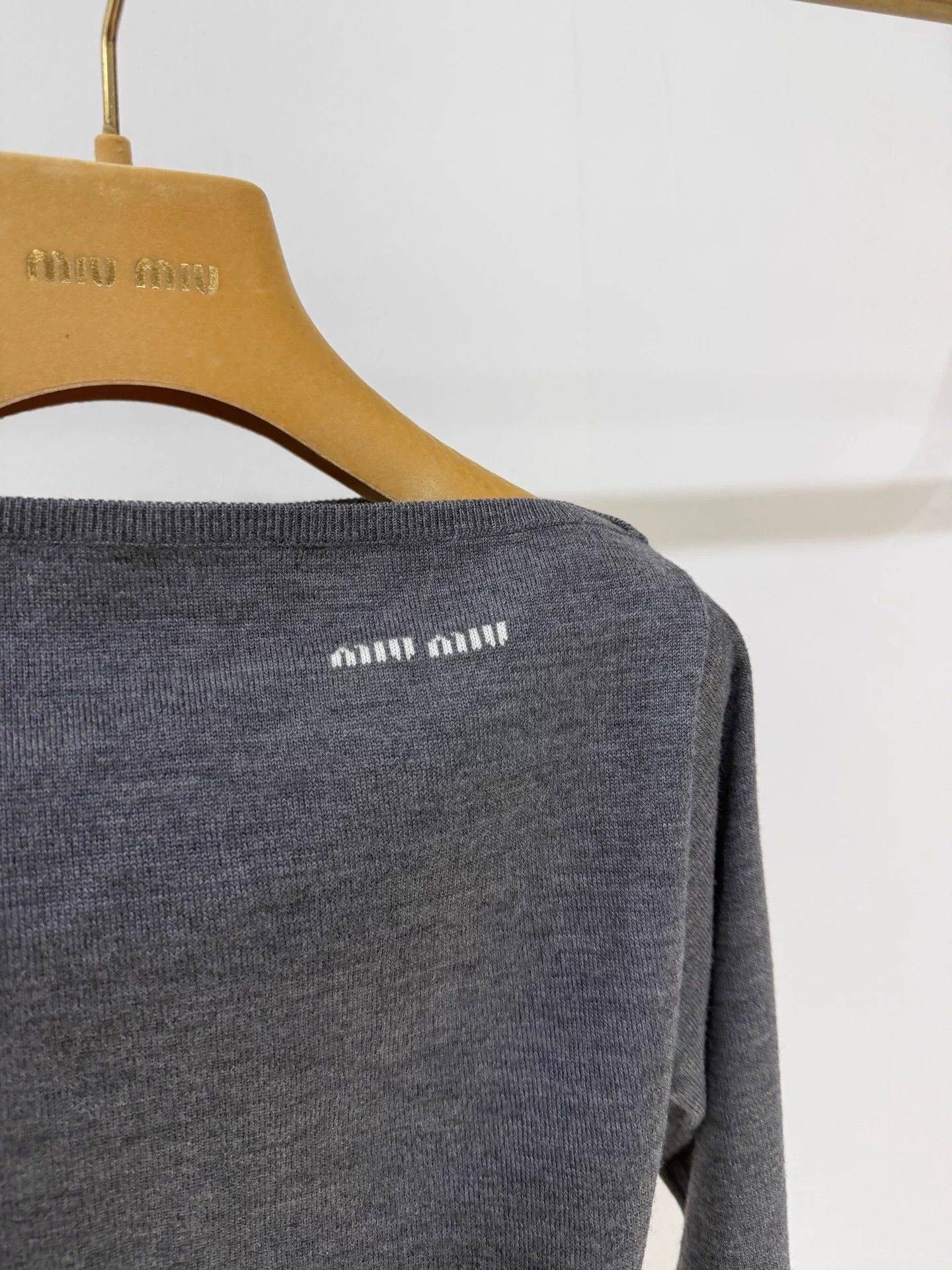 Miu Miu Miumiu Gray Logo One-Shoulder Knit Top 38 99 New Size XS / US 0-2 / IT 36-38 - 2 Thumbnail