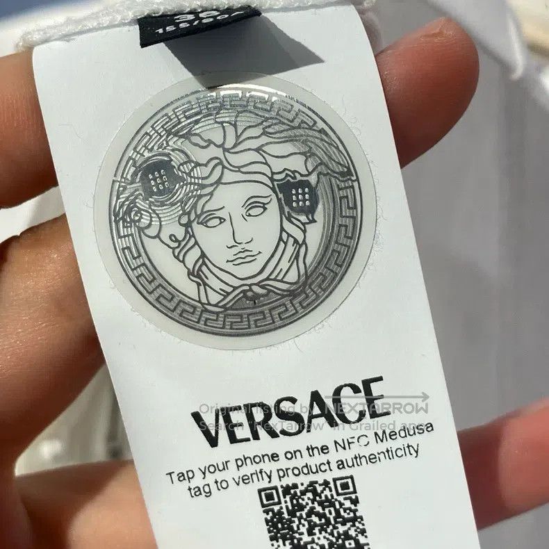 Versace Versace Short sleeves Size XS / US 0-2 / IT 36-38 - 6 Thumbnail