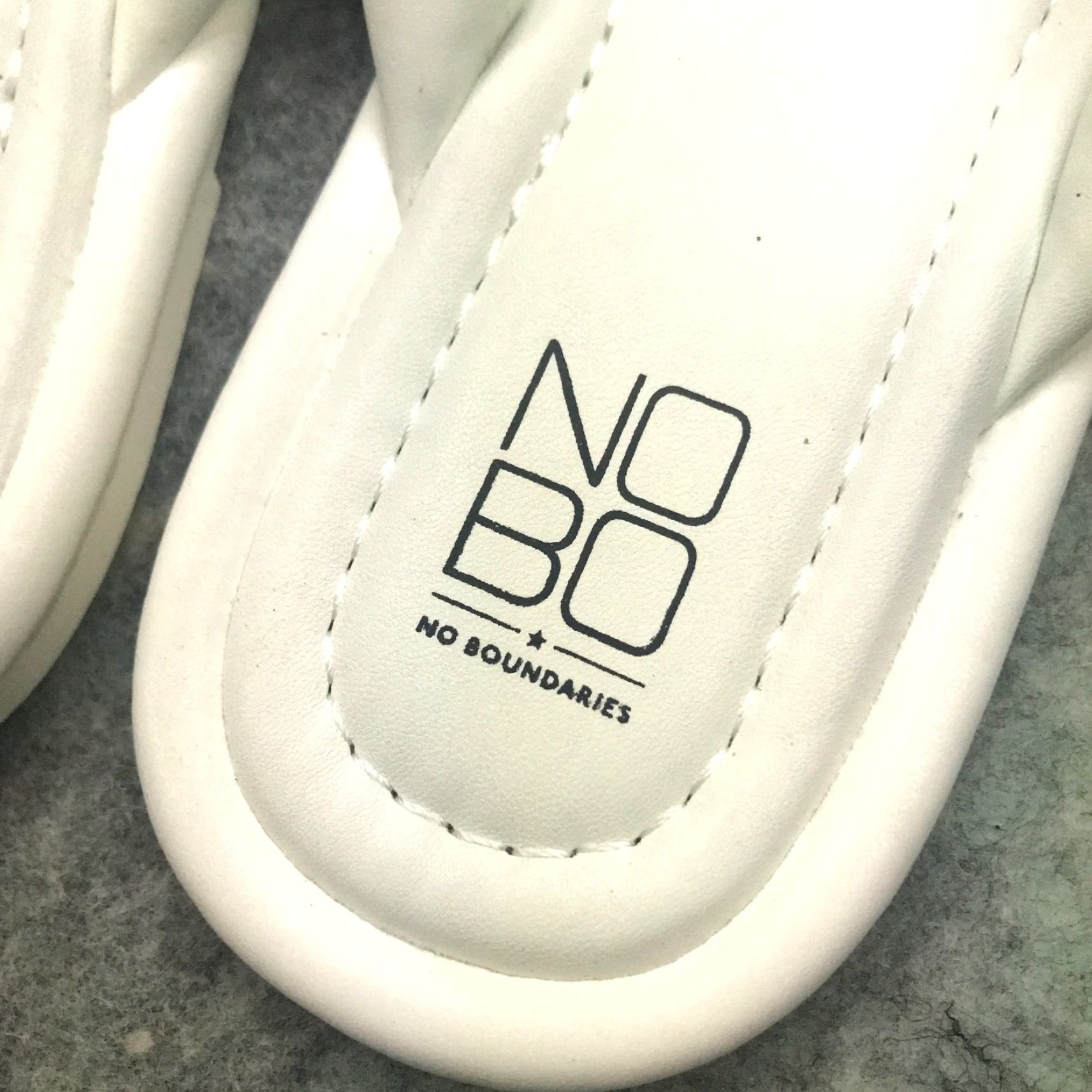 Vintage VINTAGE No Boundaries Womens Flip Flops Size 11 White Thong Cushioned Memory Foam Sandal Size US 11 / IT 41 - 4 Thumbnail