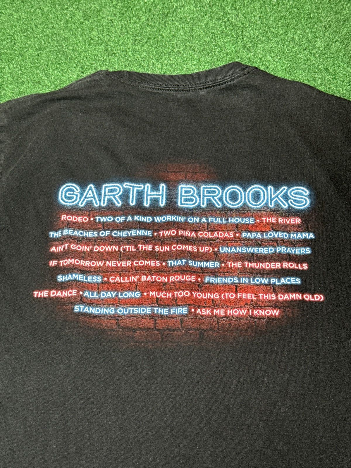 Band Tees Garth Brooks All Day Long Concert Country Music T Shirt Size US M / EU 48-50 / 2 - 4 Thumbnail