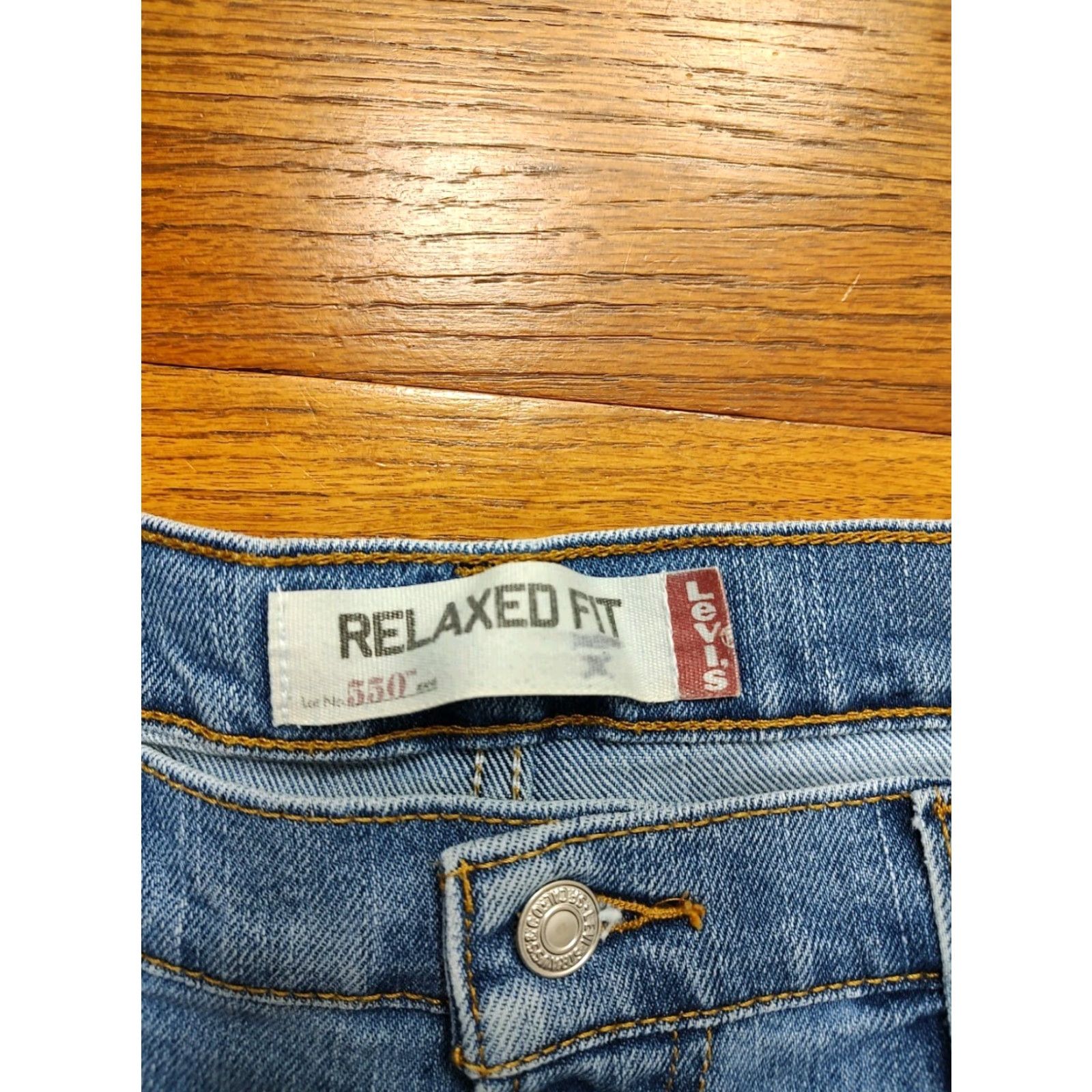 Levi's VINTAGE Levi's 550 Jeans Mens Baggy Relaxed Light Blue Denim 37x37 5-Pocket ZIp Closure 90s Y2K USA Jeans Mens Size US 37 - 4 Thumbnail