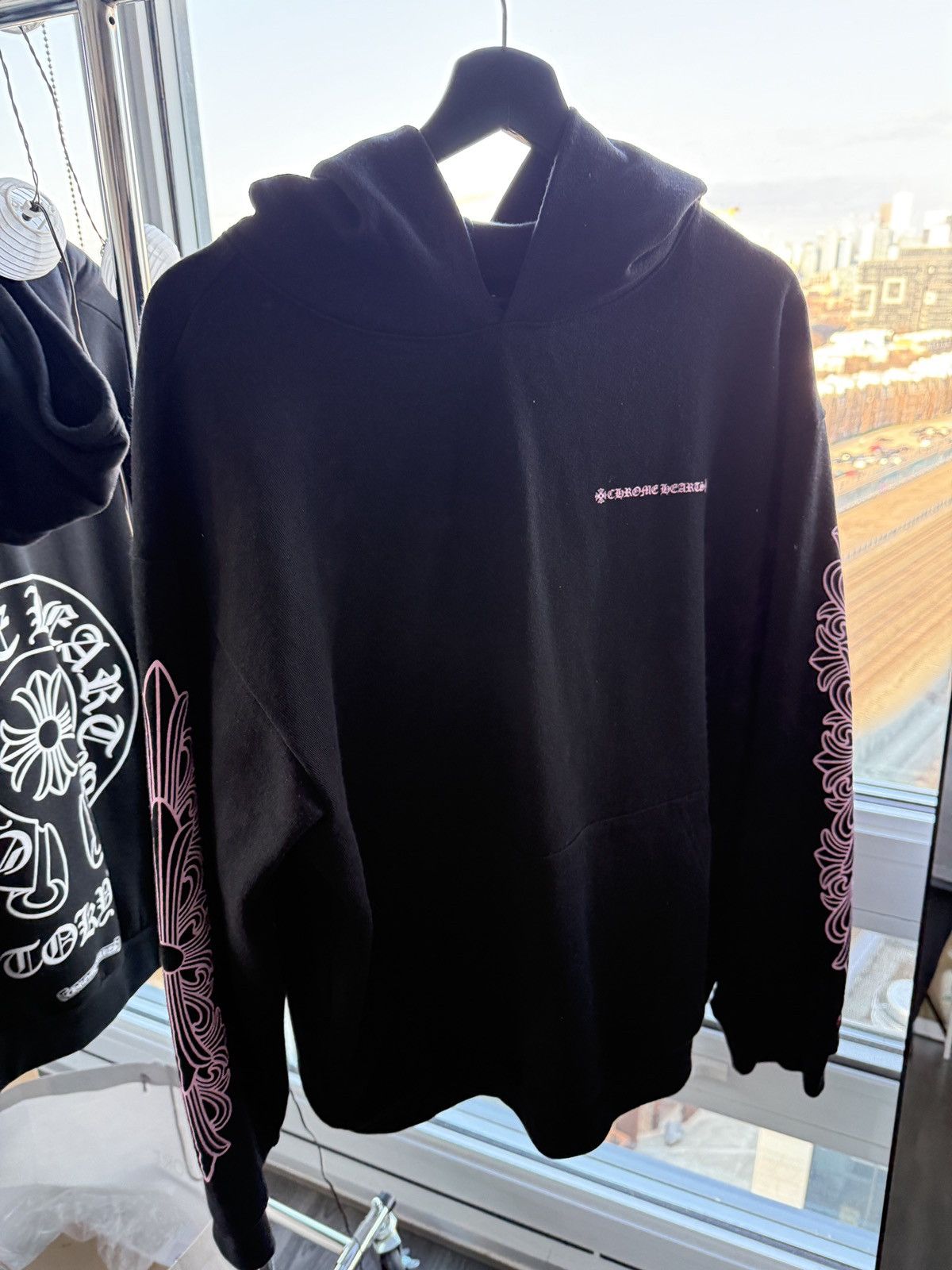 クロムハーツMatty Boy Shoulder Logo Hoodie Chrome Hearts Matty Boy Shoulder Logo Hoodie - Black - Rover