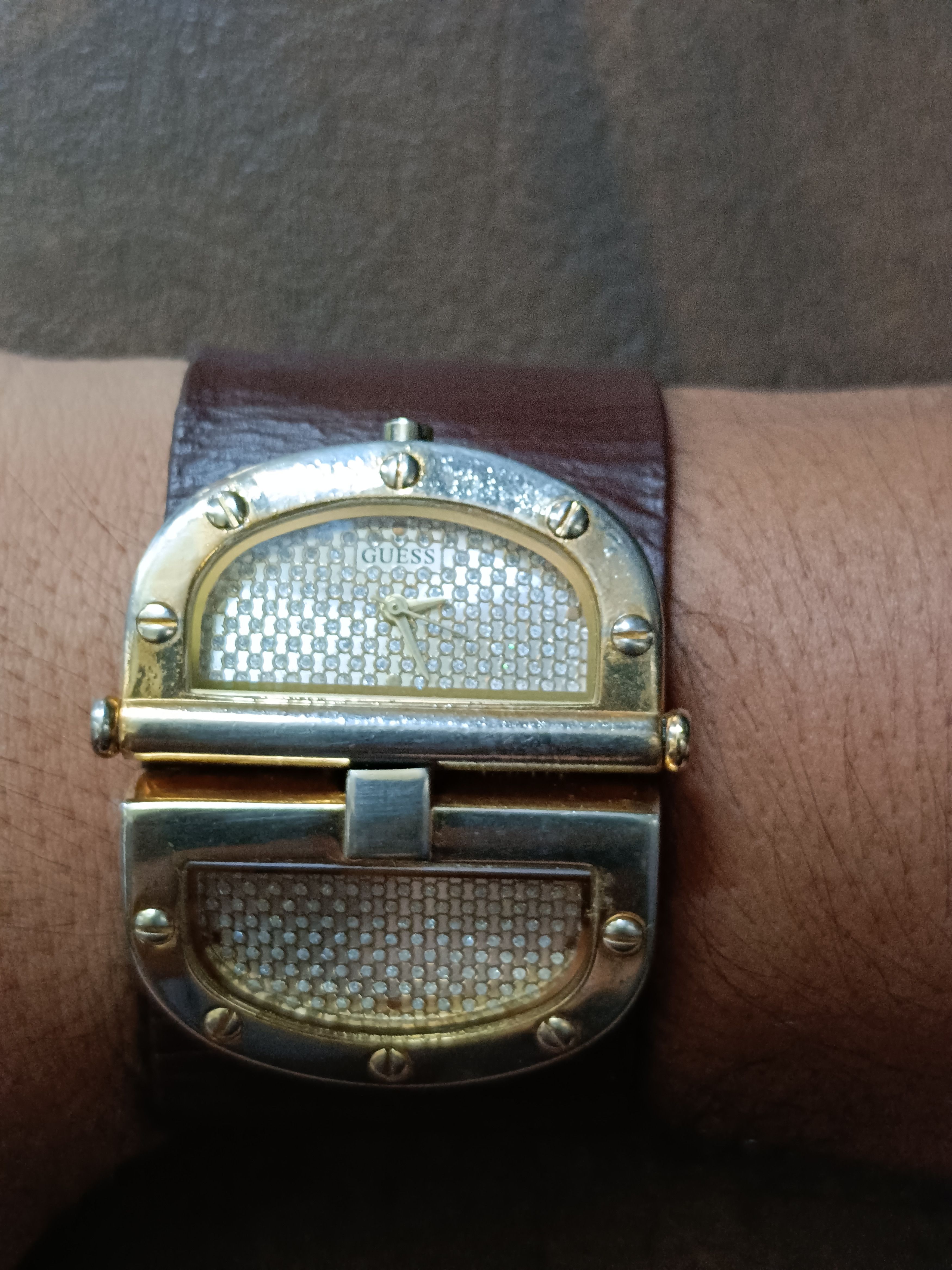 Guess × Vintage Vintage guess cuff gold tone watch Size ONE SIZE - 1 Thumbnail
