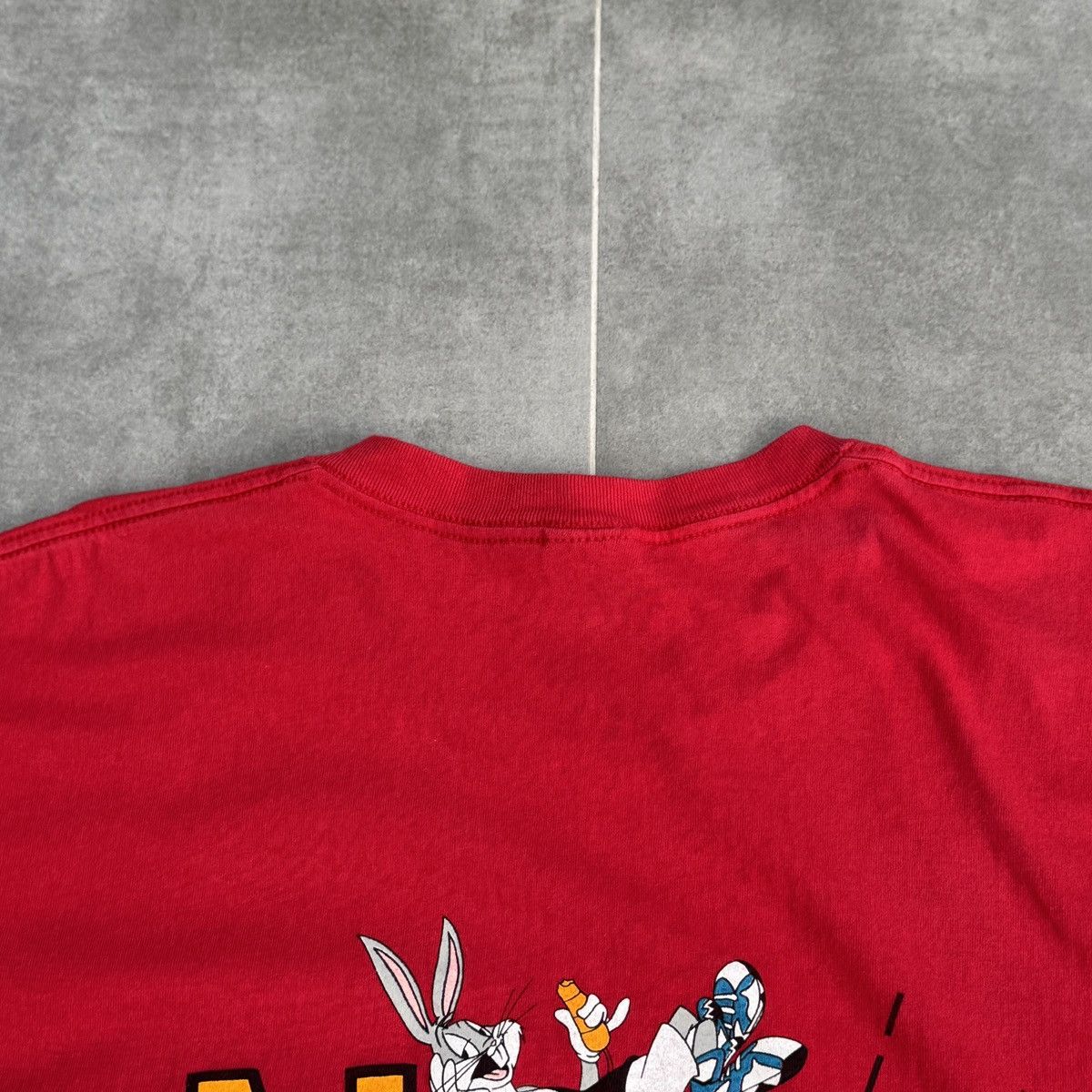 Vintage Vintage Nike Jordan Dunk Bugs Bunny 90s Rare Y2K T-Shirt Size US L / EU 52-54 / 3 - 19 Thumbnail