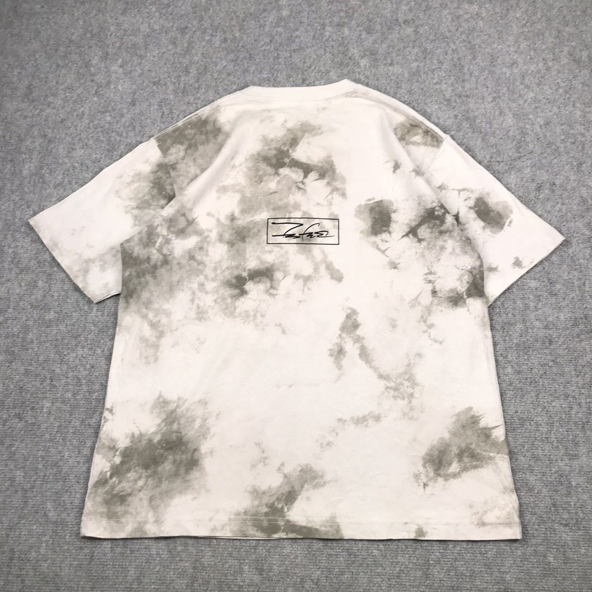 Futura FATURA X UNIQLO TSHIRT Size US L / EU 52-54 / 3 - 6 Thumbnail
