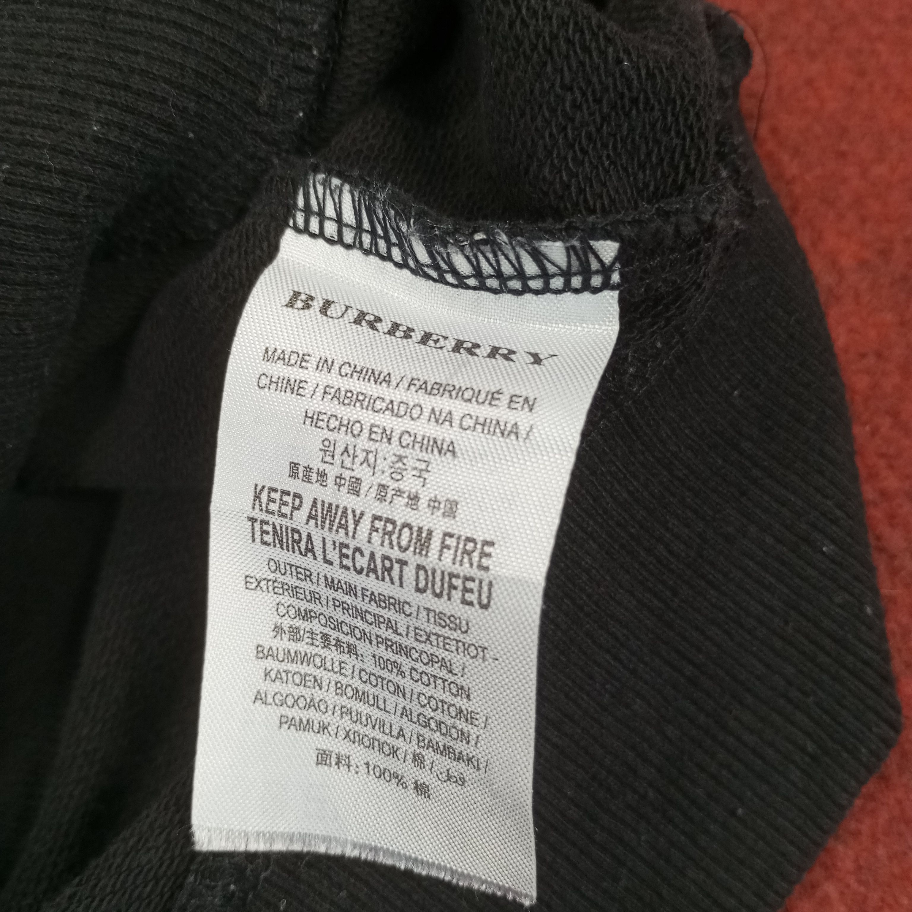 Burberry × Vintage Burberry London Paris New York Center Design Sweatshirt Size US S / EU 44-46 / 1 - 6 Thumbnail