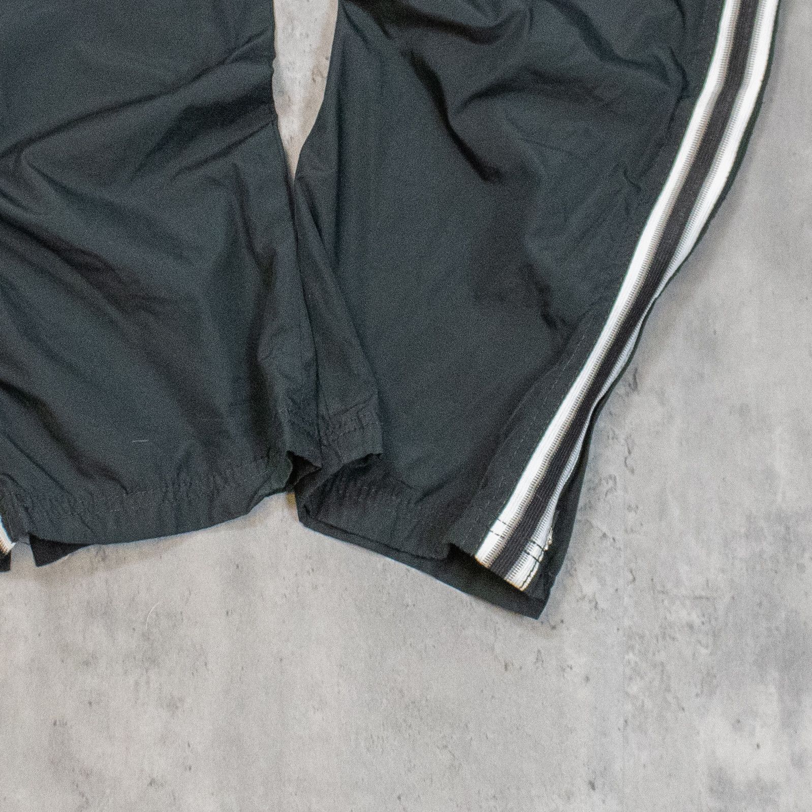 Oshkosh Y2K 00's Osh Kosh Baggy Relax Fit Wide Stripped Track Pant's Size US 26 / EU 42 - 12 Thumbnail