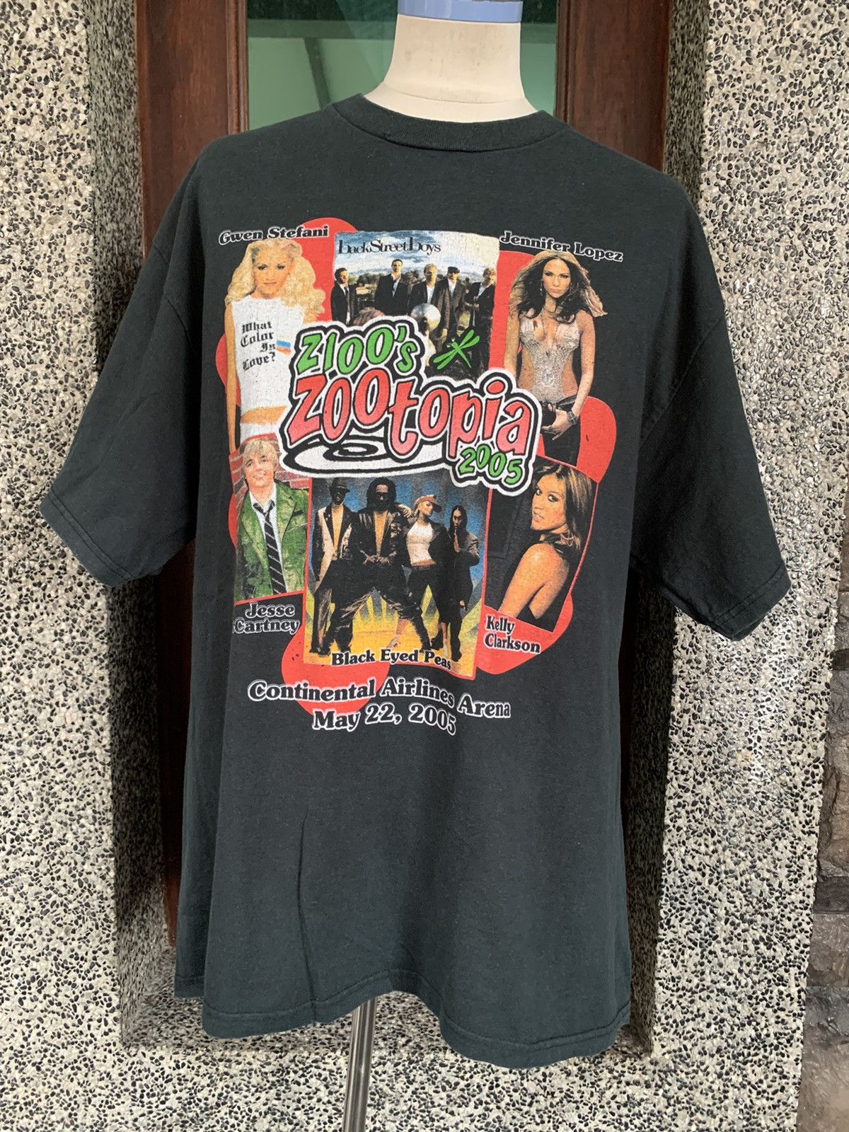 image of Tour Tee x Vintage Z100’S Zootopia Concert 2005 Jennifer Lopez T Shirt in Black, Men's (Size XL)