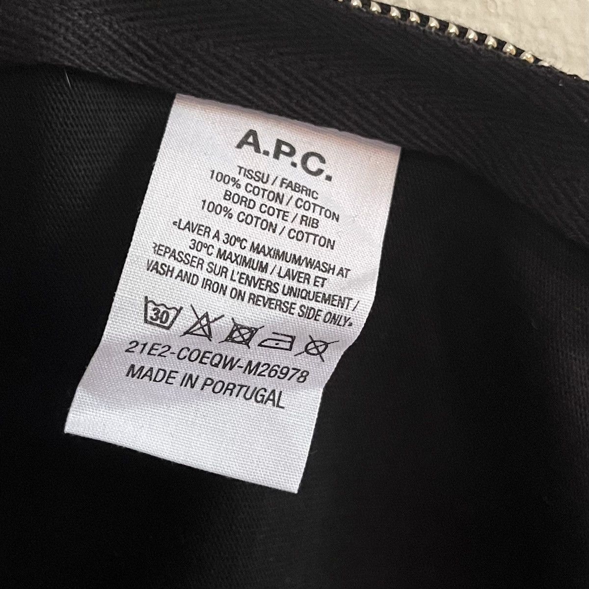 A.P.C. × Sacai Side Zip Taiyo Tee Size US M / EU 48-50 / 2 - 10 Thumbnail