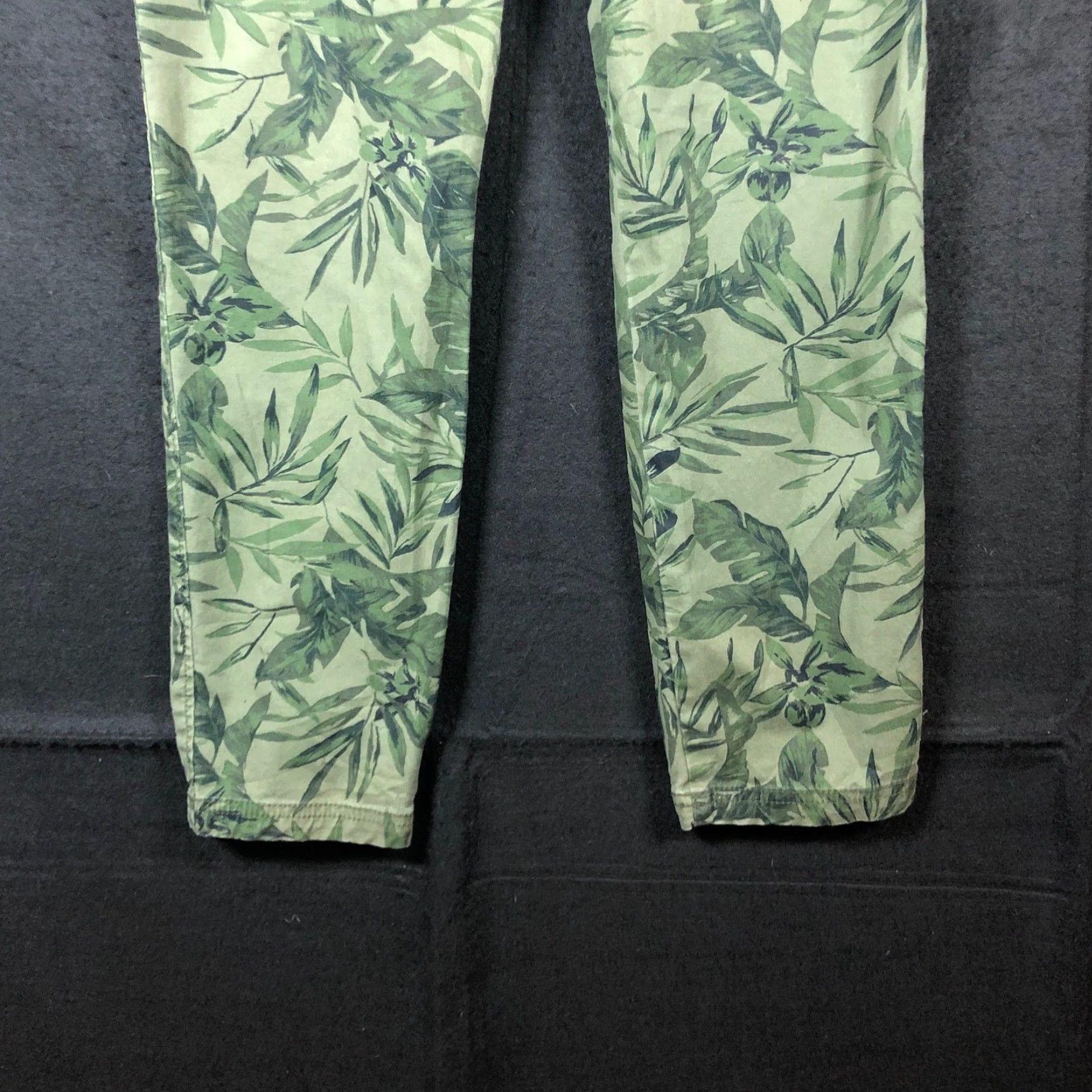 Old Navy Old Navy Womens Pants Green Leaf Print Pixie Cotton Blend Cropped Stretch 10 Size 24" / US 00 / IT 34 - 3 Thumbnail