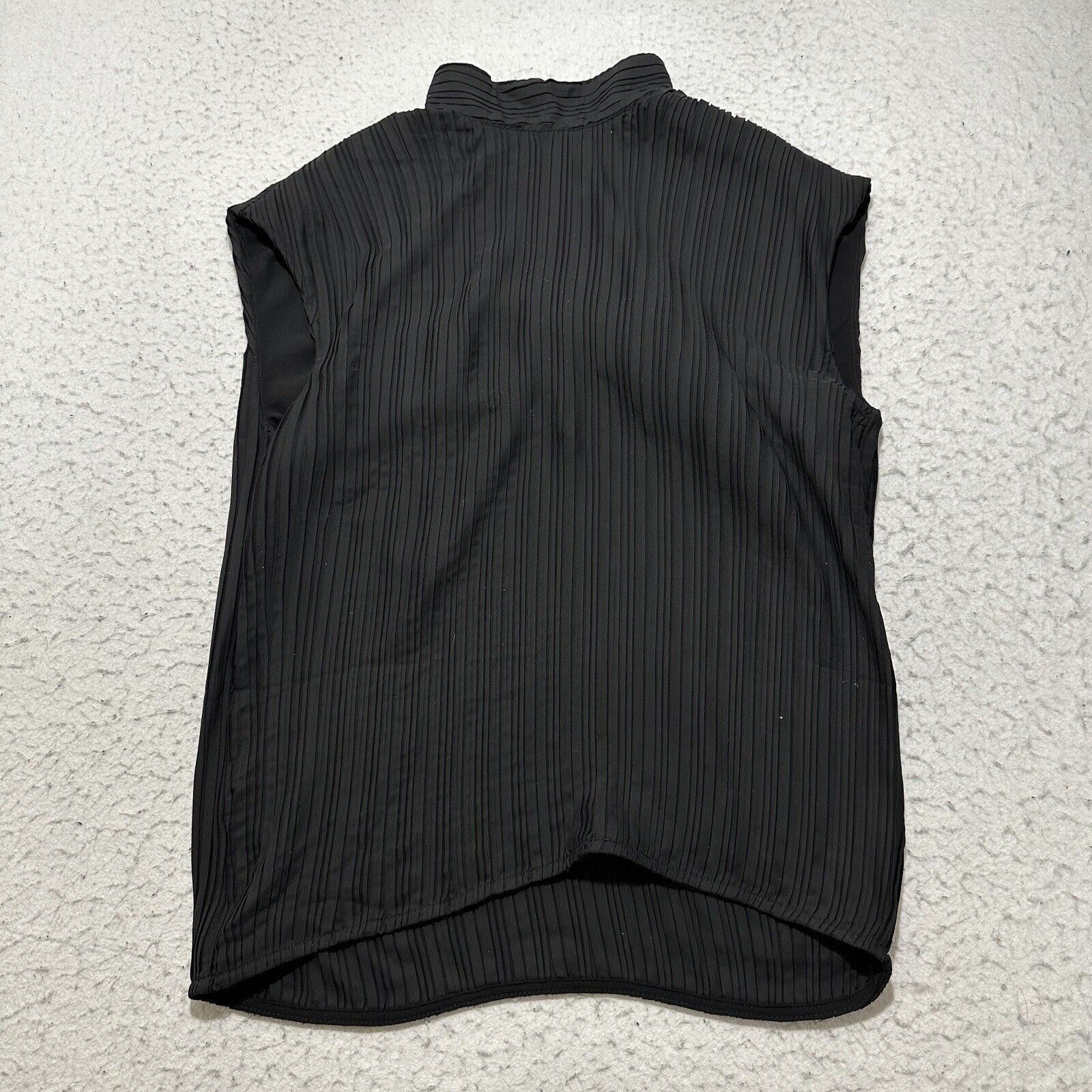 Shein Shein Medium Black Sleeveless Career Blouse Mockneck Size M / US 6-8 / IT 42-44 - 1 Thumbnail