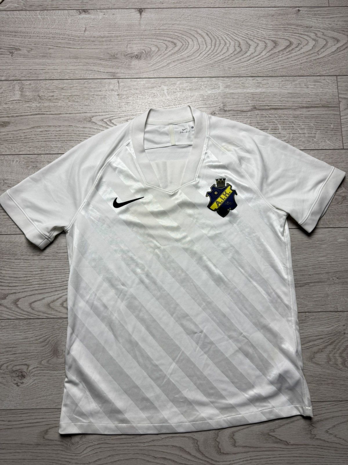 Nike Nike x AIK Stockholm Warm Up Shirt 2020/21 Size US L / EU 52-54 / 3 - 3 Thumbnail