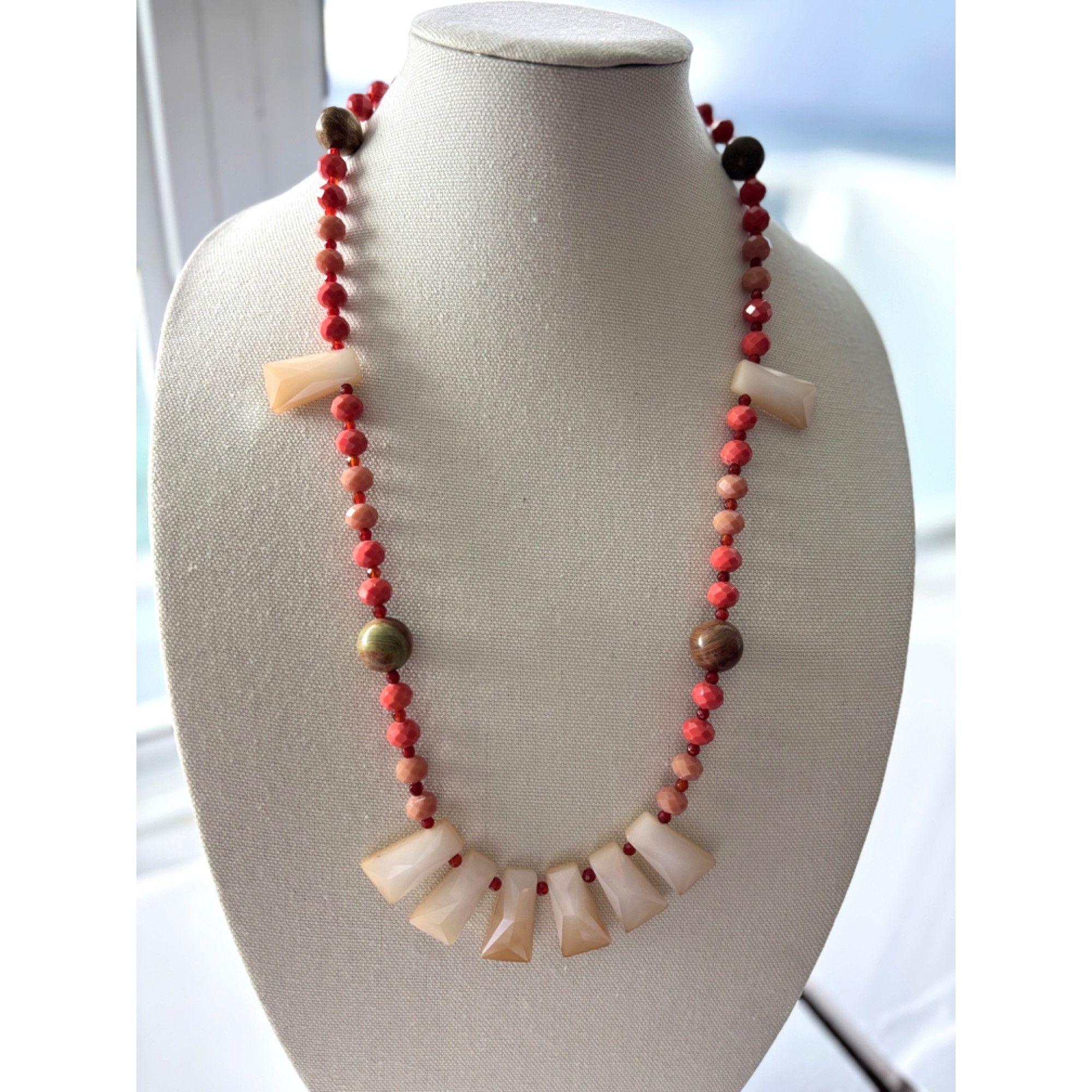 Other Handmade Red & Beige Beaded Necklace With Faceted Beads & Go Size ONE SIZE - 1 Thumbnail