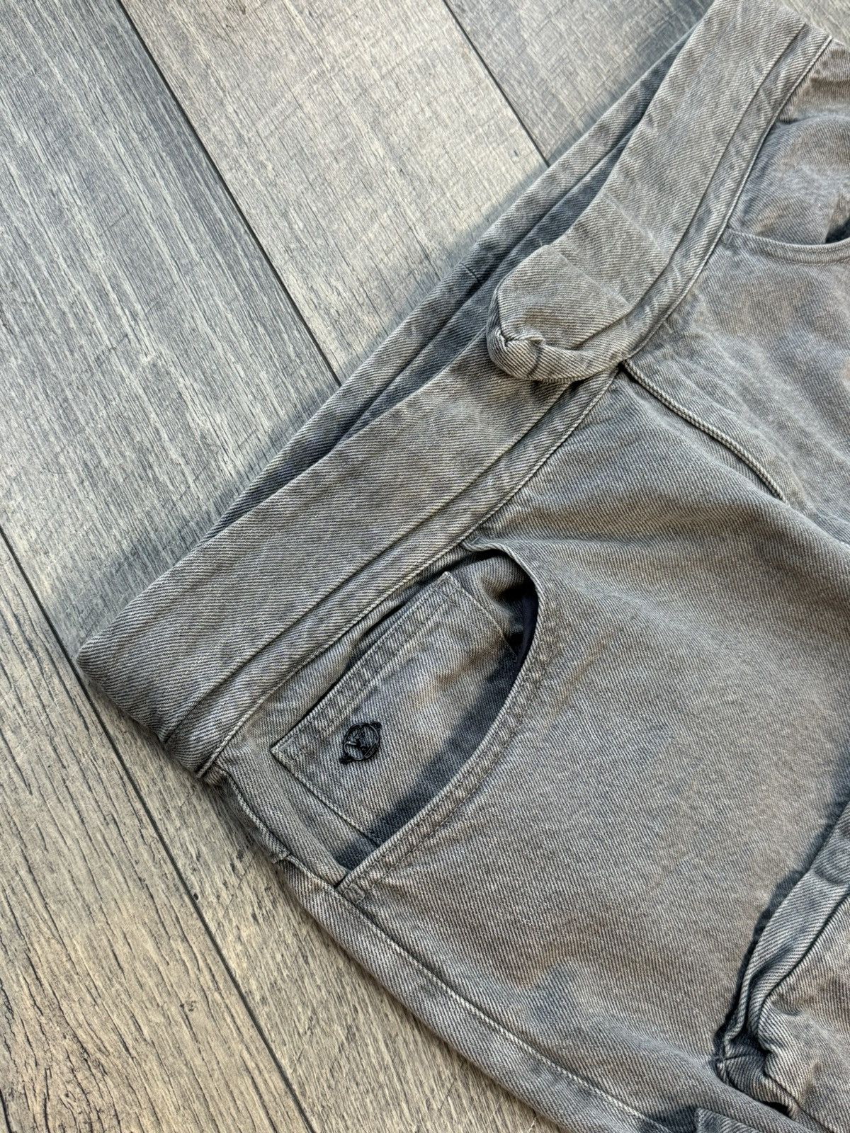 Louis Vuitton Louis Vuitton Grey Denim Cargo Pants Jeans - 38 Size US 38 / EU 54 - 4 Thumbnail