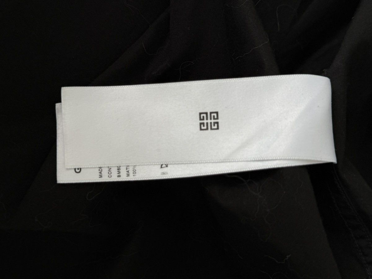 Givenchy Givenchy Shirt w/ Buckle detail Size US S / EU 44-46 / 1 - 6 Thumbnail