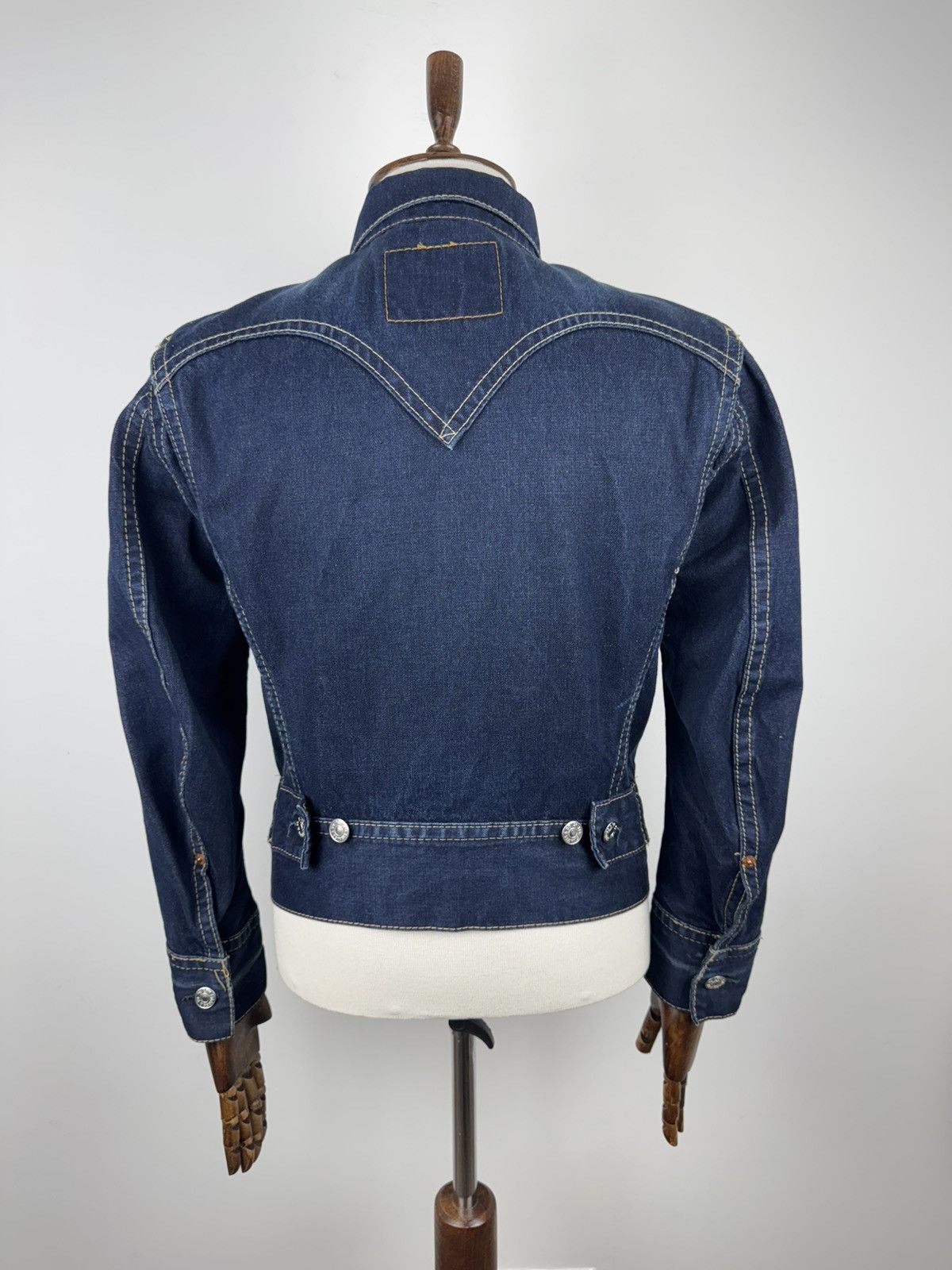 Levi's × Vintage Men’s Vintage Levi’s Trucker Denim Cropped Jacket size M Size US M / EU 48-50 / 2 - 4 Thumbnail