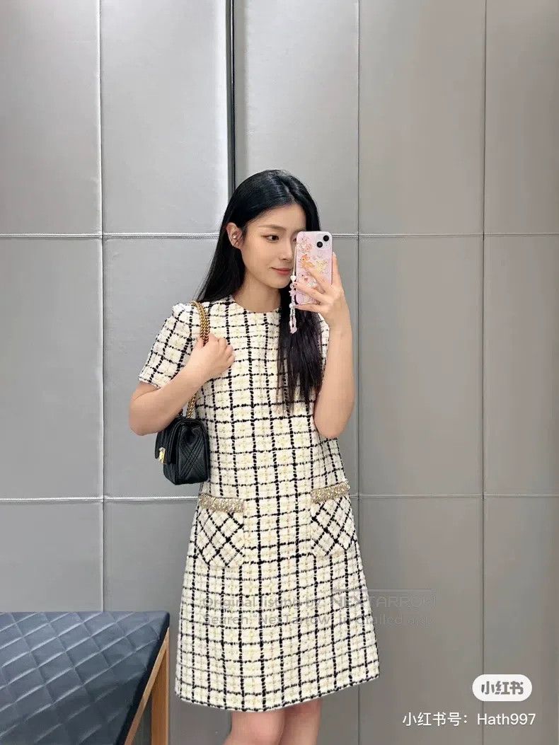 Other Valentino Tweed studded bead dress Size S / US 4 / IT 40 - 8 Thumbnail