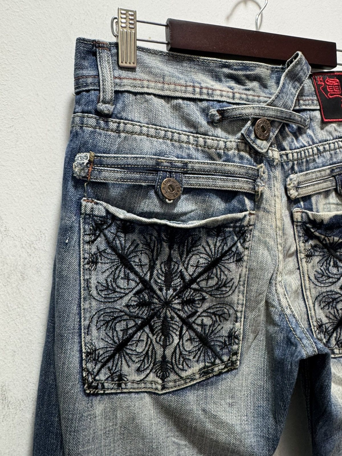 Japanese Brand JAPANESE STYLE LIE REN TOU VERY RARE DESIGN DISTRESSED DENIM Size US 28 / EU 44 - 4 Thumbnail