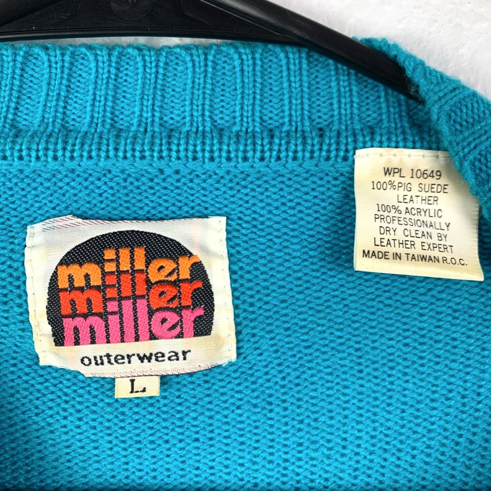 Vintage VINTAGE Miller V-Neck Fringe Western Beaded Suede Sweater Mens Womens L Teal Blue Knit Pullover Fringe 100% Acrylic and Suede Accent Size L / US 10 / IT 46 - 4 Thumbnail