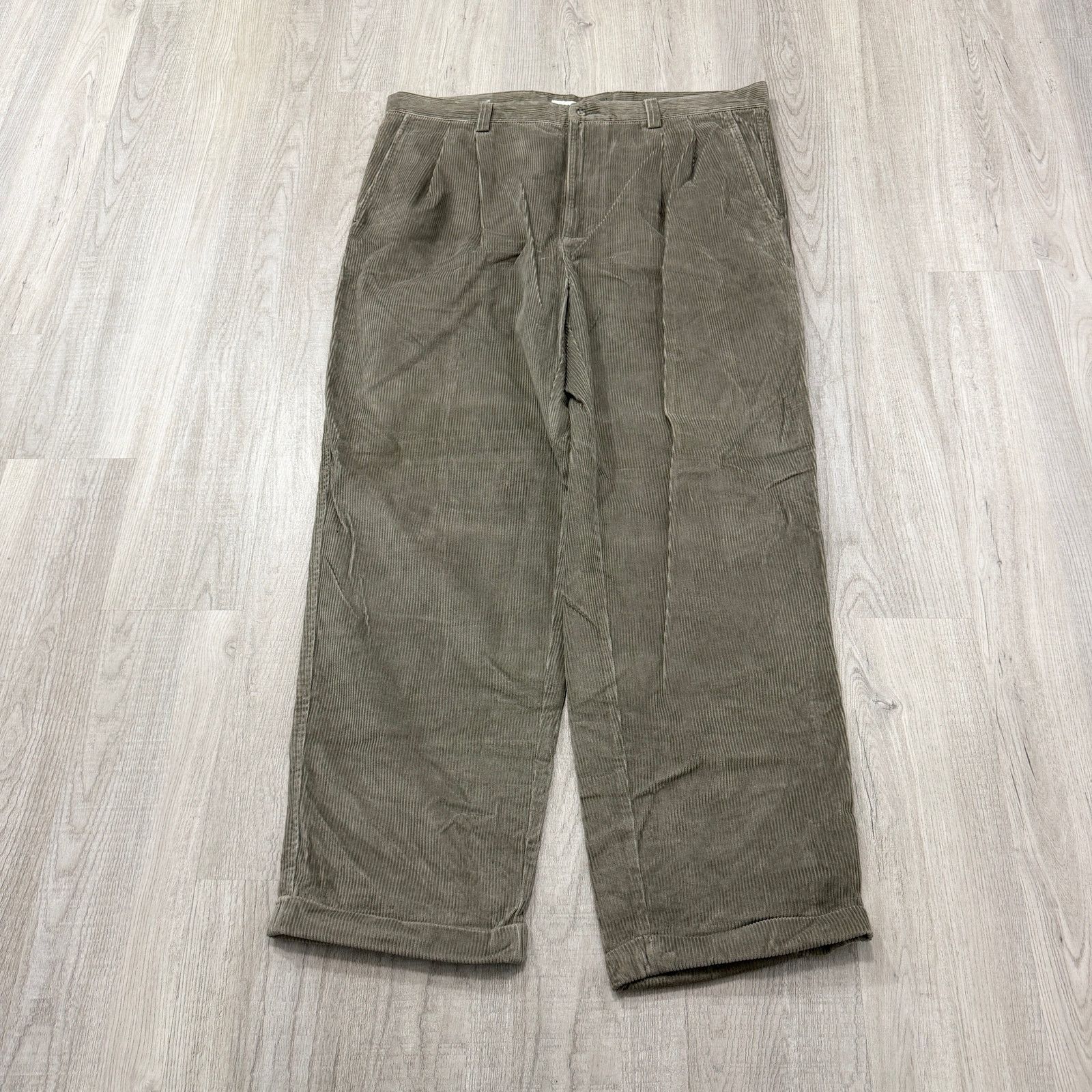 Gap Vintage Gap Easy Fit Corduroy Pants 40x30 Green Preppy Cords Size US 40 / EU 56 - 1 Thumbnail