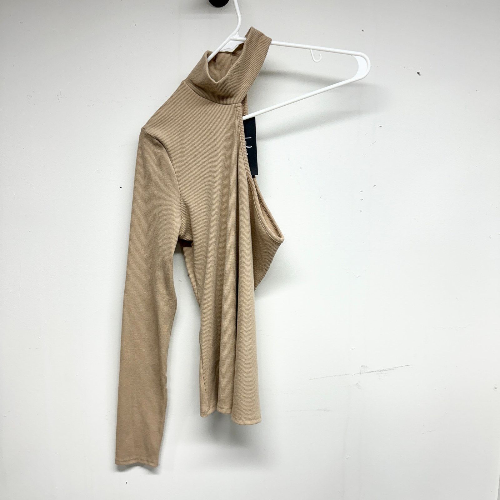 Other Lulu's Tank Halter Neck One Sleeve Ribbed Top Sz Medium NWT Size M / US 6-8 / IT 42-44 - 1 Thumbnail