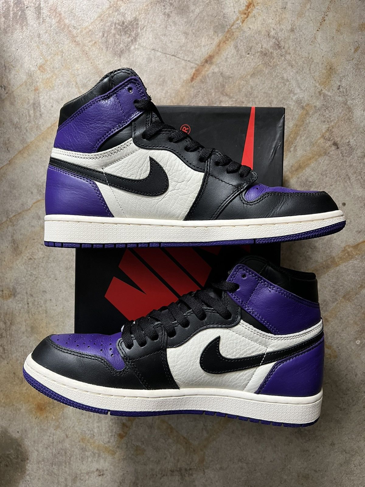 Jordan Brand Jordan 1 High Purple Toe Court Purple Size US 8.5 / EU 41-42 - 3 Thumbnail