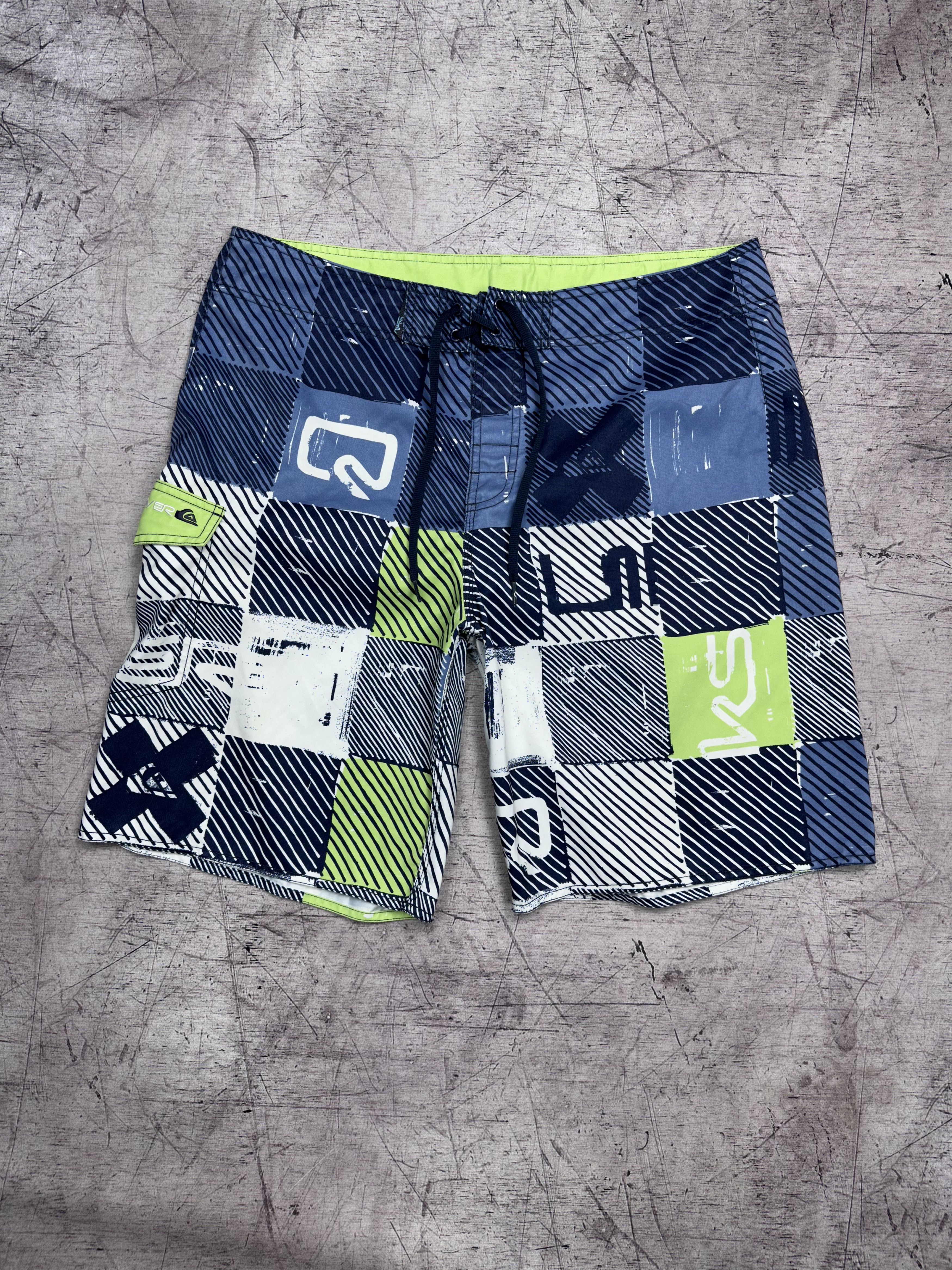 Quiksilver Quiksilver Vintage Mens Surf Style Swimming Shorts Size US 36 / EU 52 - 1 Thumbnail