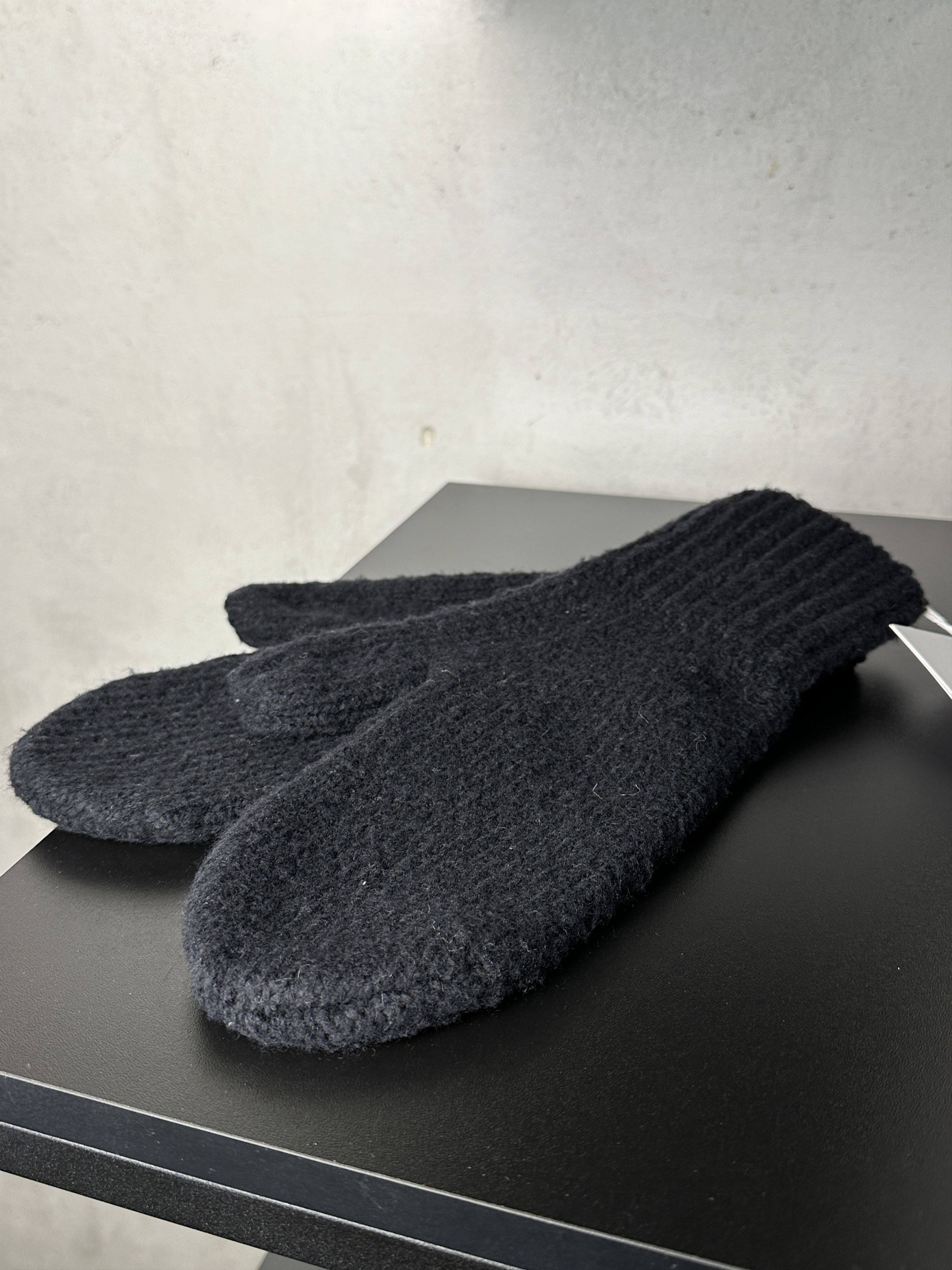 Acne Studios Acne Studios Wool Black Gloves Size ONE SIZE - 5 Thumbnail