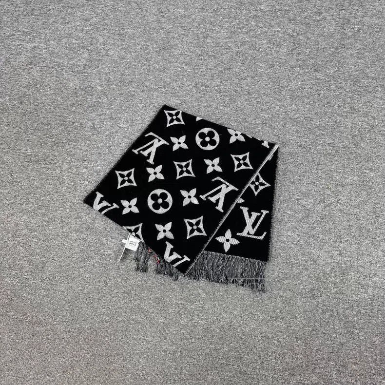 Louis Vuitton Louis Vuitton Old-print black and grey reversible wool sca Size ONE SIZE - 1 Thumbnail