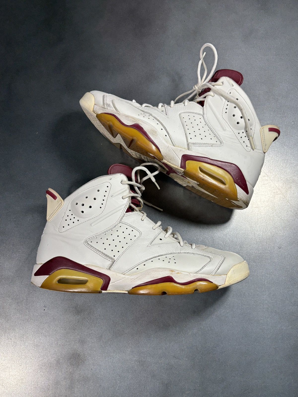 Jordan Brand 2015 Jordan 6 Maroon Air Jordan VI Retro 384664-116 Mens 11 Size US 11 / EU 44 - 1 Thumbnail