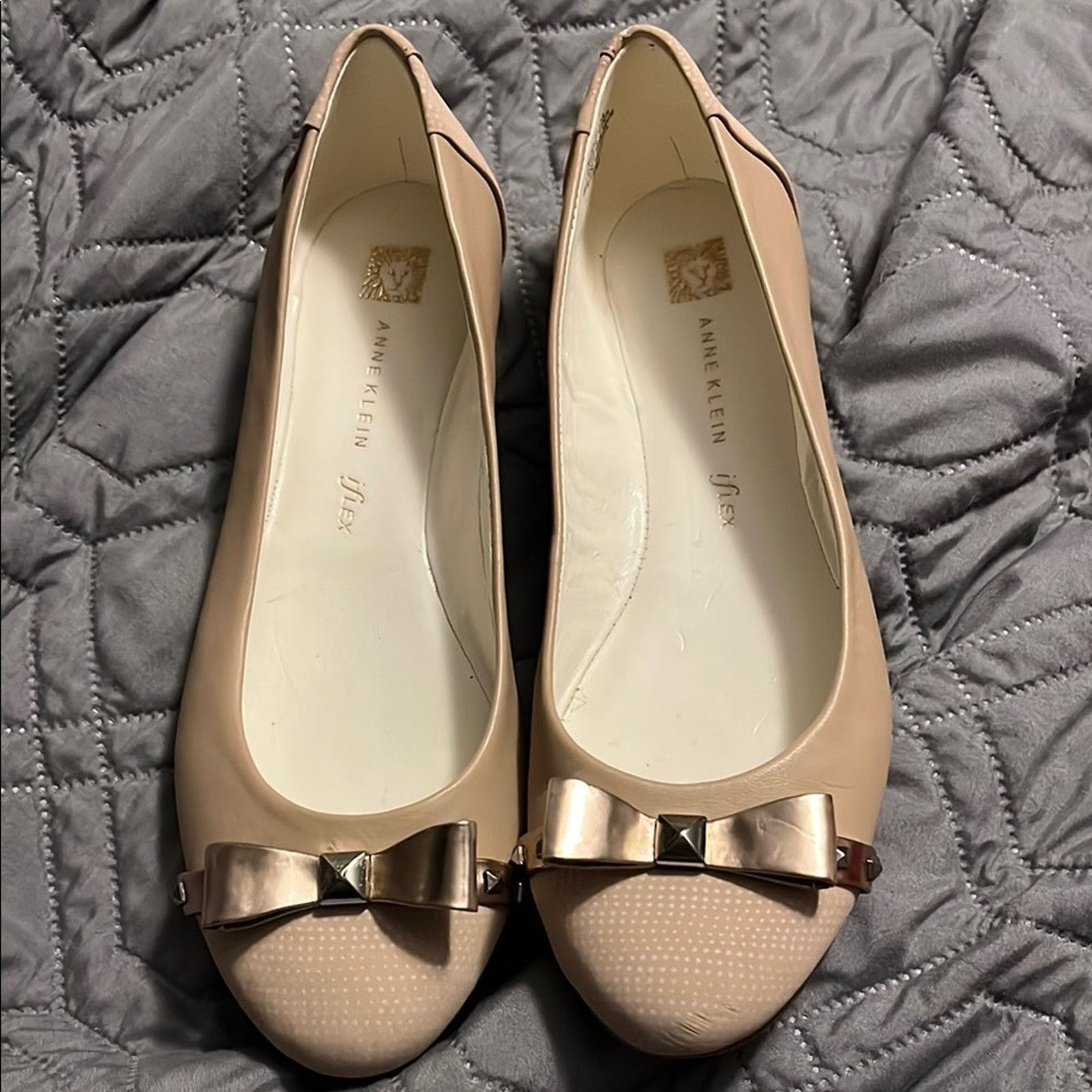 Anne Klein Anne Klein Jocelyne Cream ballet Flats with Metallic Bow 6.5 Size US 6.5 / IT 36.5 - 1 Thumbnail