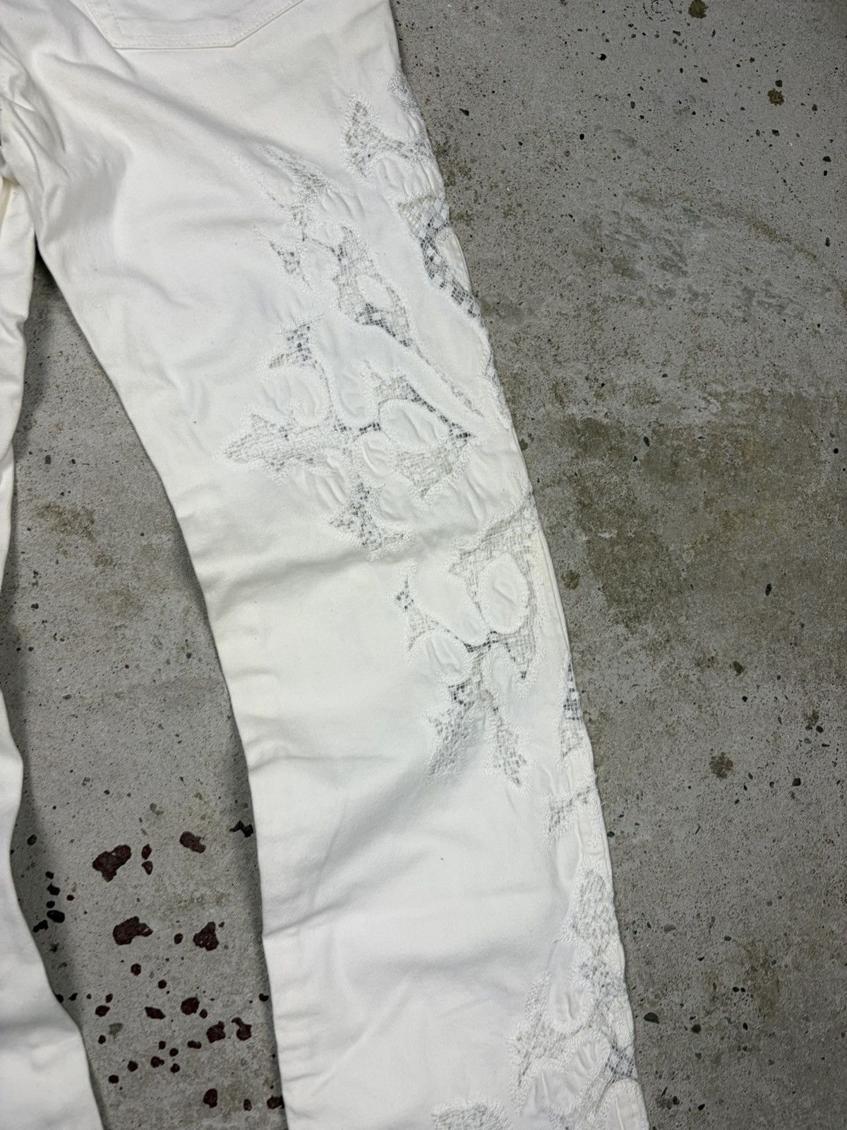 Roberto Cavalli Vintage 2000s Roberto Cavalli White Lace Embroidery Pants Size 30" / US 8 / IT 44 - 13 Thumbnail