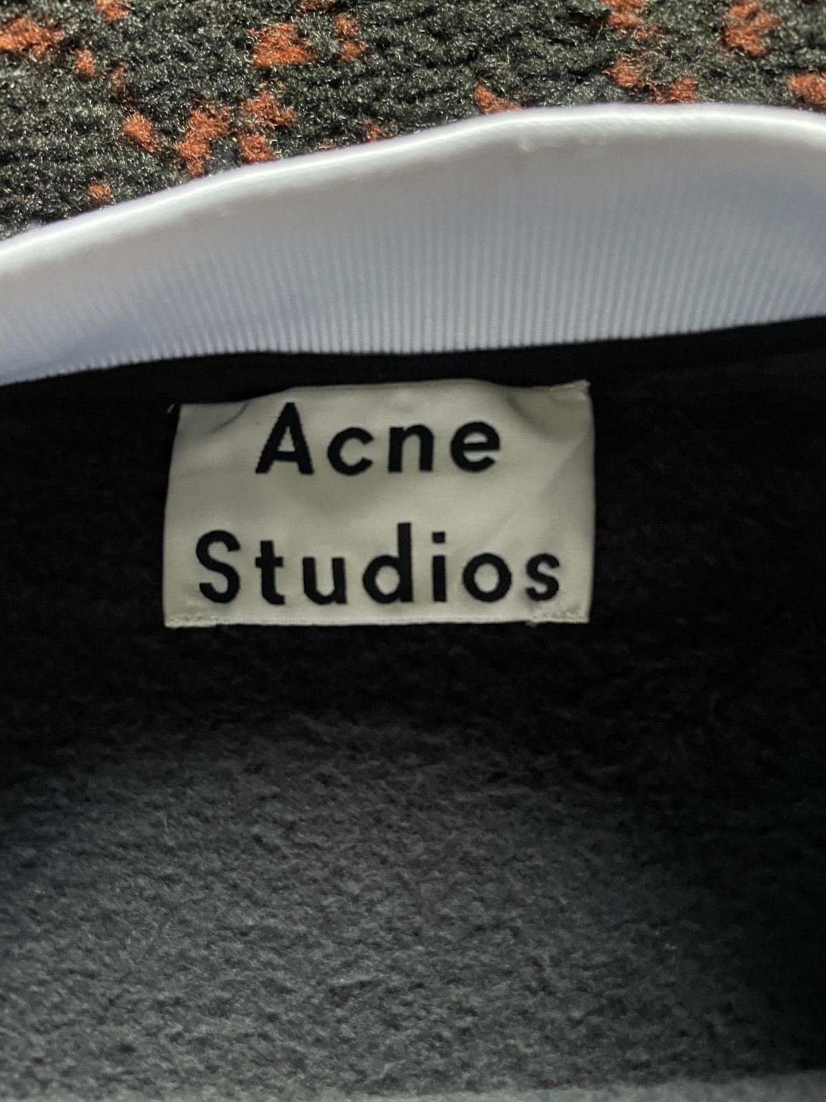 Acne Studios Neck Logo Navid