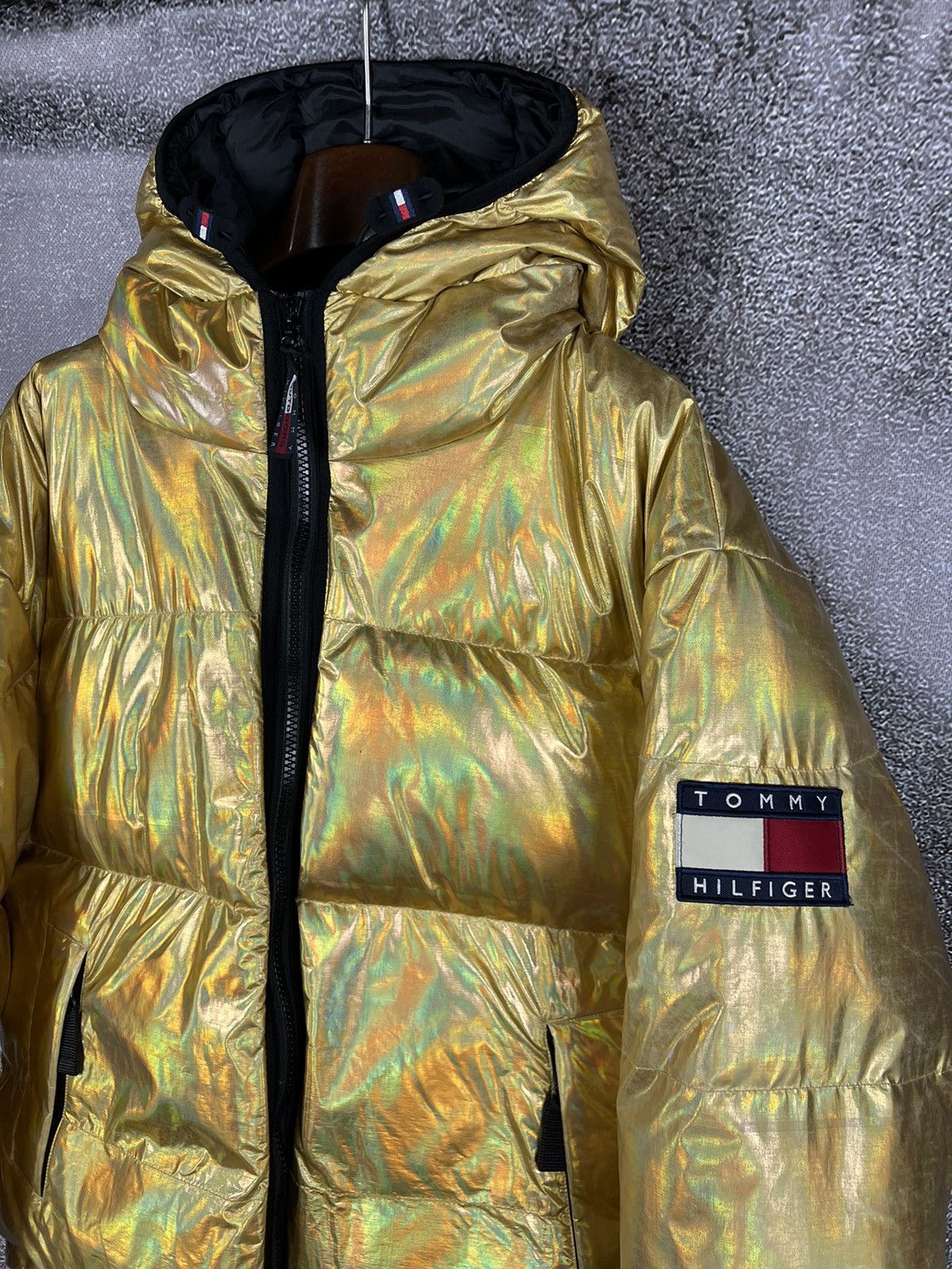 Tommy Hilfiger Tommy Hilfiger Rainbow Gold Puffer Jacket Expedition XL Size US XL / EU 56 / 4 - 2 Thumbnail