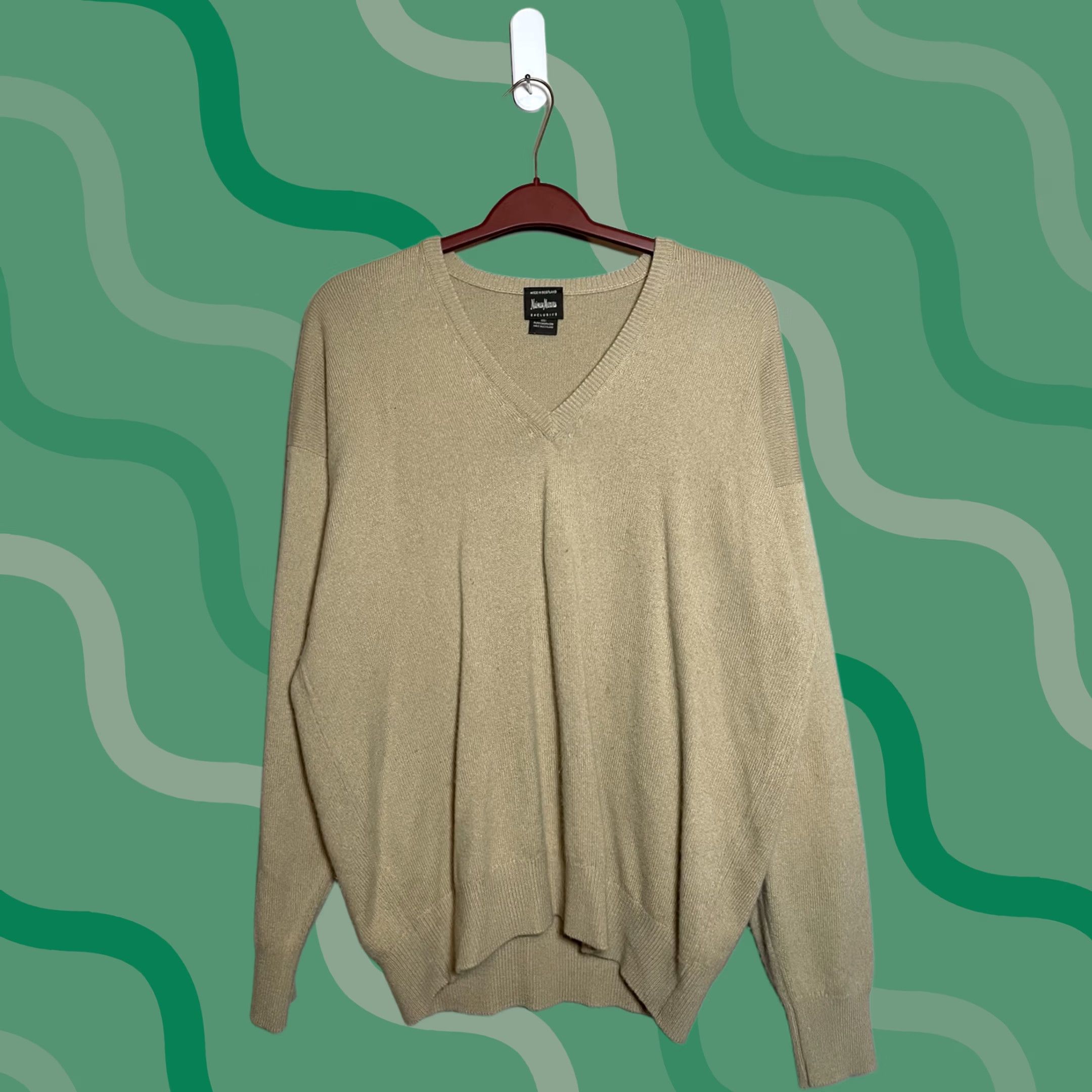 Neiman Marcus Neiman Marcus Cashmere Sweater Men XL Beige Light Pullover V-Neck Size US XL / EU 56 / 4 - 1 Thumbnail