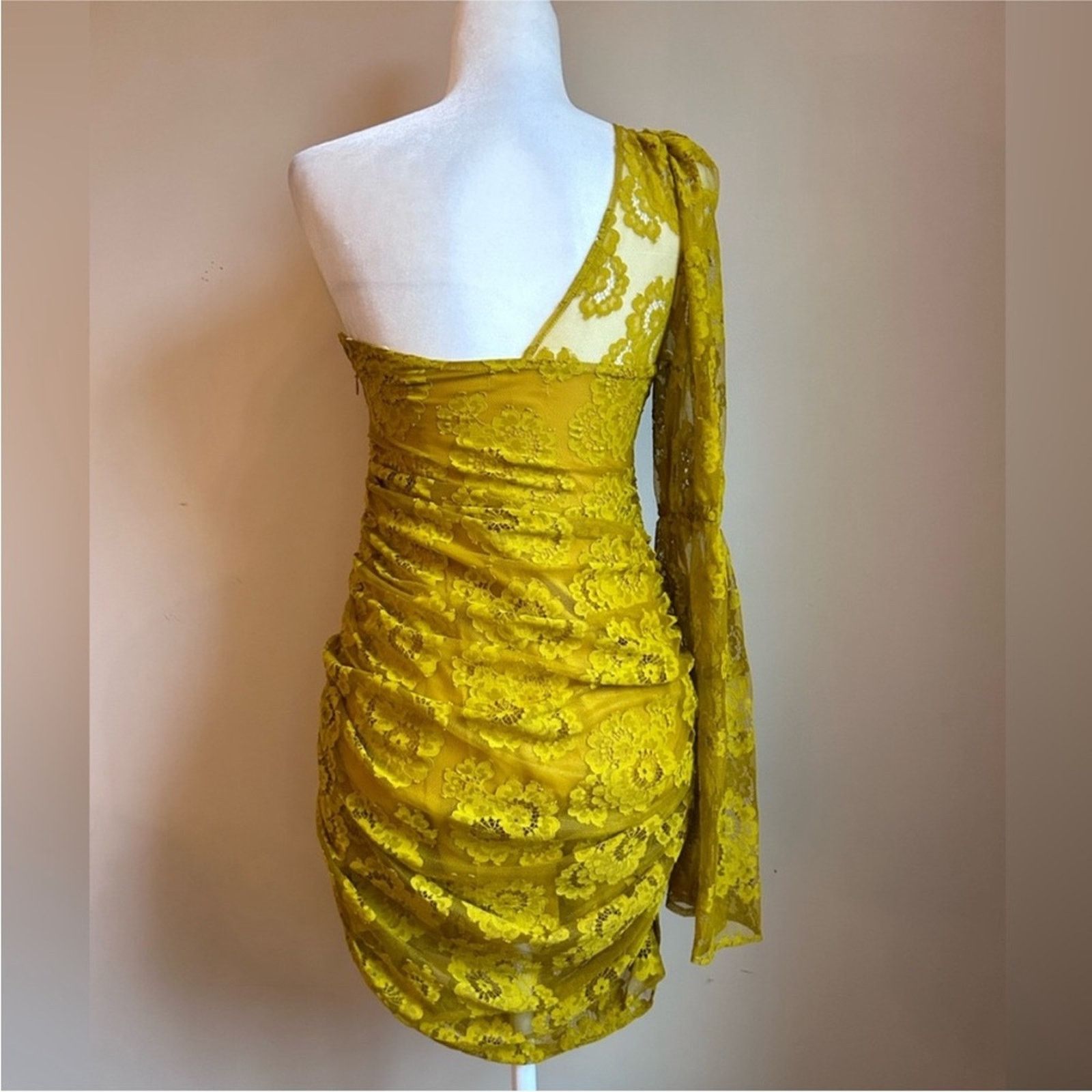 For Love & Lemons NWT For Love & Lemons $230 One-Shoulder Lace Dress size M Size M / US 6-8 / IT 42-44 - 8 Thumbnail