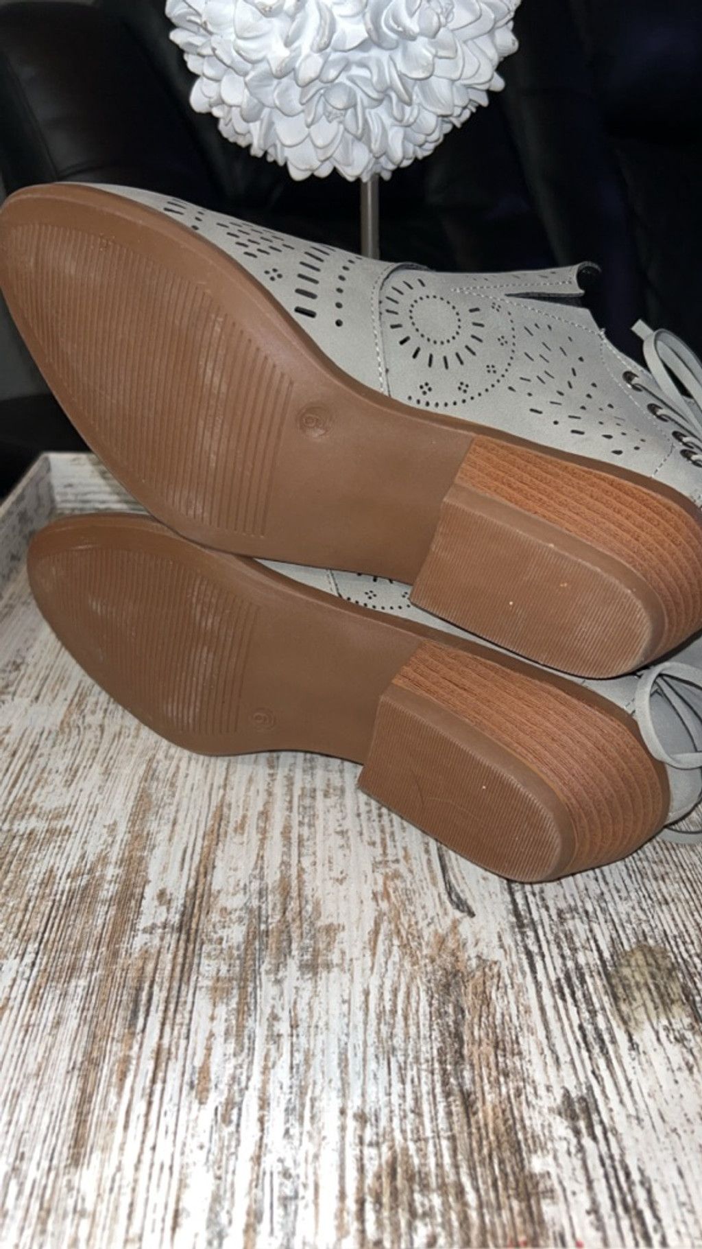 tentree Women's Tinstree Gray Laser Cut Ankle Boots & Booties Size 9 Size US 6 / IT 36 - 5 Thumbnail