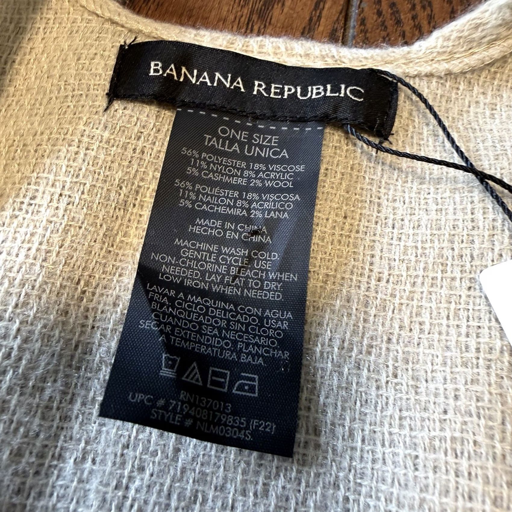 Banana Republic Banana Republic Wrap Erin Plaid One Size Fits All Poncho Shawl/Wrap Womens Plaid Beige Black Tan Fringe New Size ONE SIZE - 3 Thumbnail