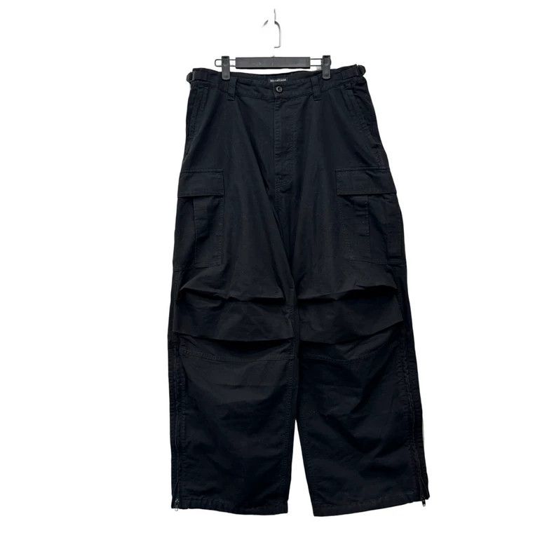 Balenciaga Balenciaga size 48 Logo overalls trousers Size US 32 / EU 48 - 1 Thumbnail