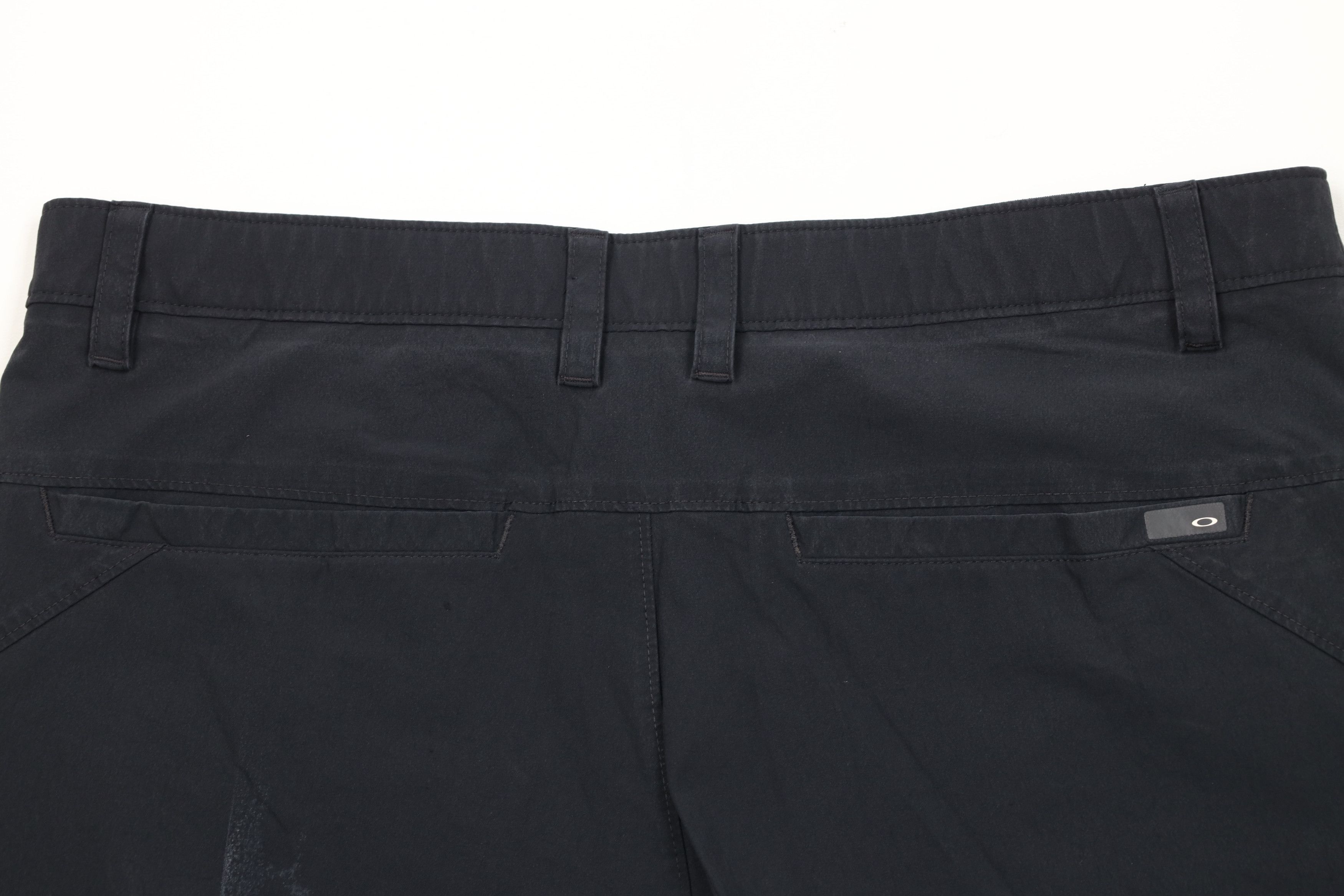 Oakley Vintage Oakley O Logo Above Knee Golf Chino Shorts Black Size US 34 / EU 50 - 12 Thumbnail