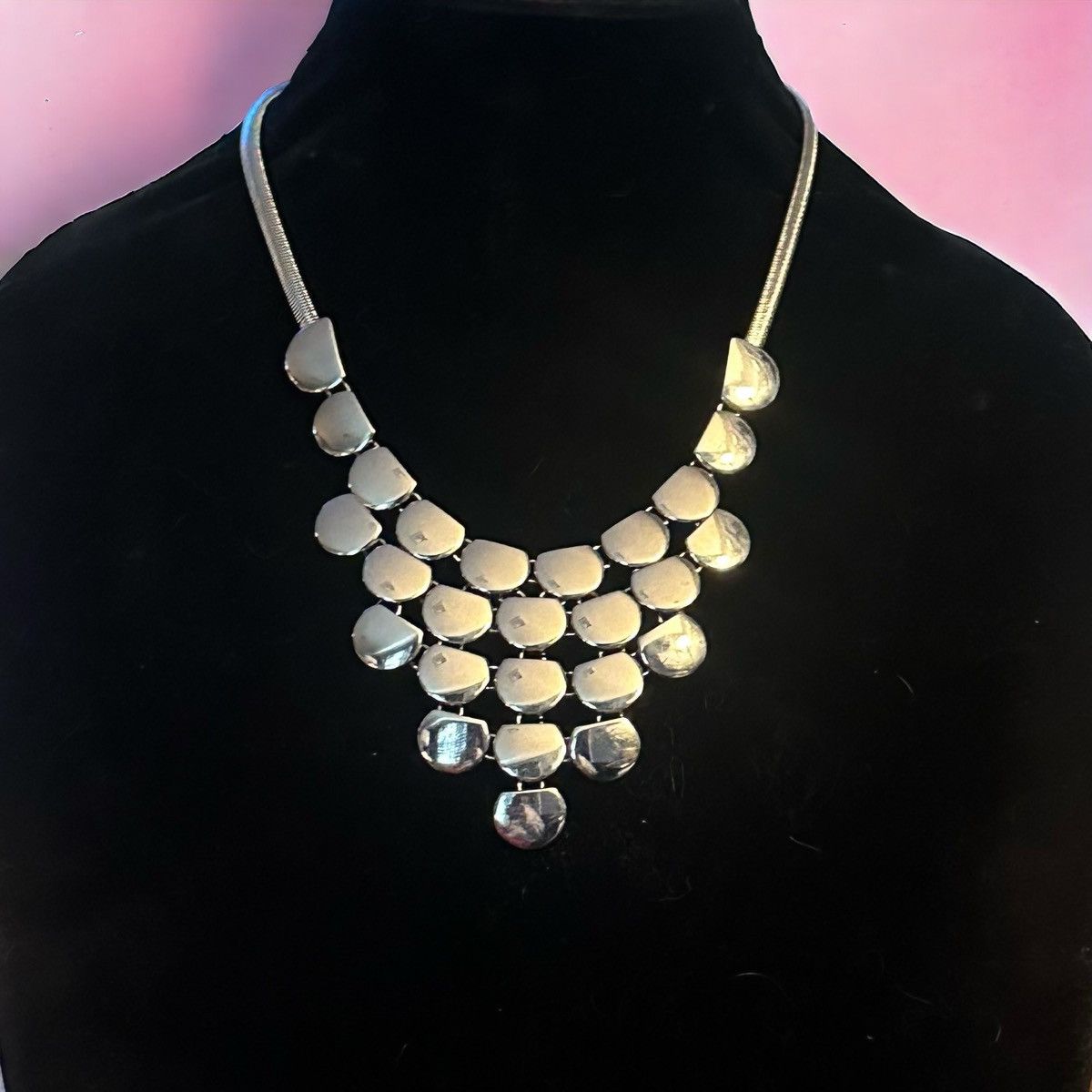 Express Express silver tone tiered bib necklace Size ONE SIZE - 1 Thumbnail