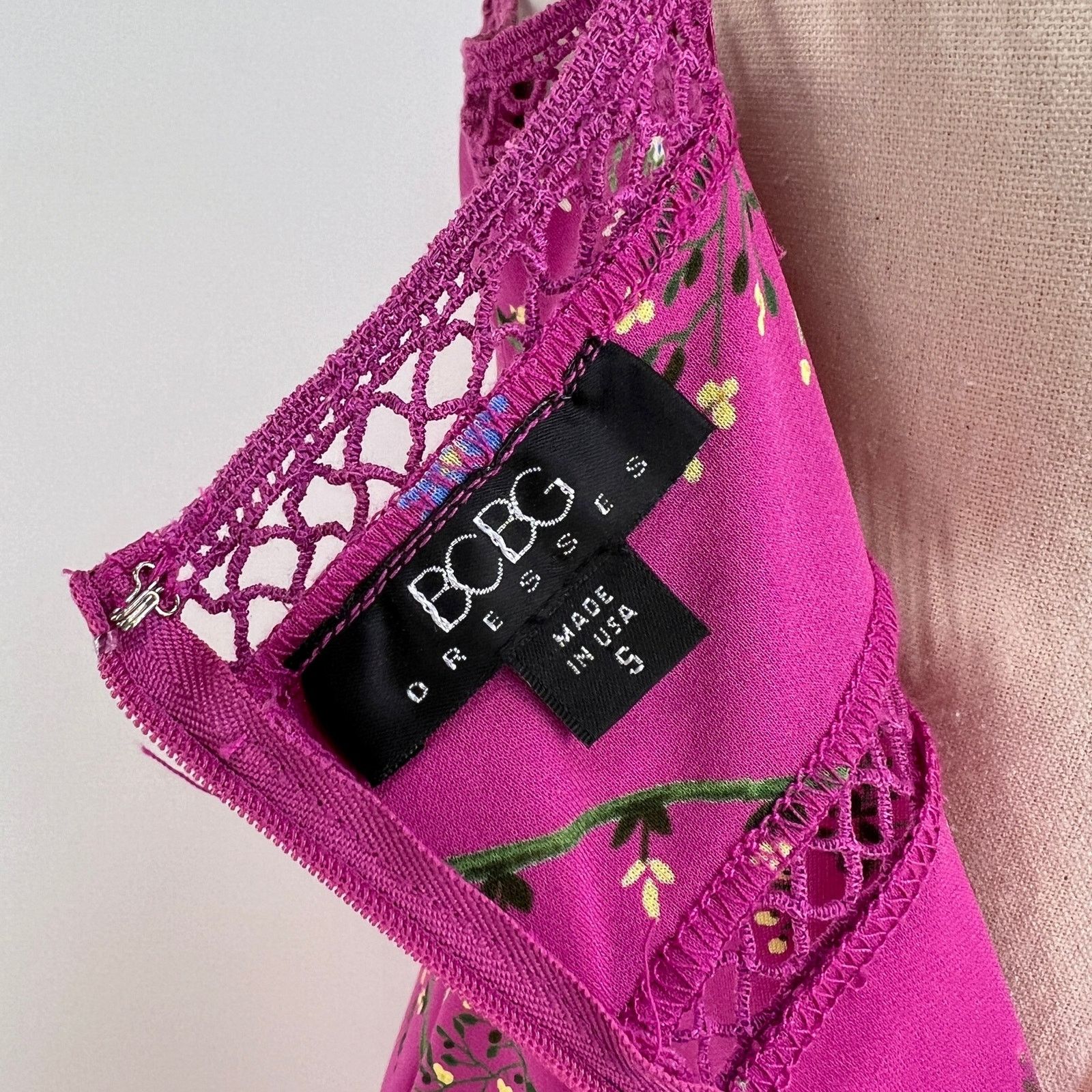 Bcbgmaxazria × Vintage Vintage BCBG Spaghetti Strap Dress Pink Floral Size S / US 4 / IT 40 - 3 Thumbnail